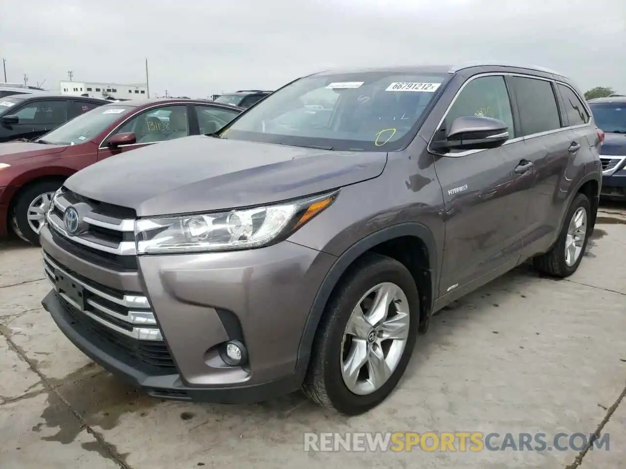 1 Photograph of a damaged car 5TDDGRFH6KS060329 TOYOTA HIGHLANDER 2019