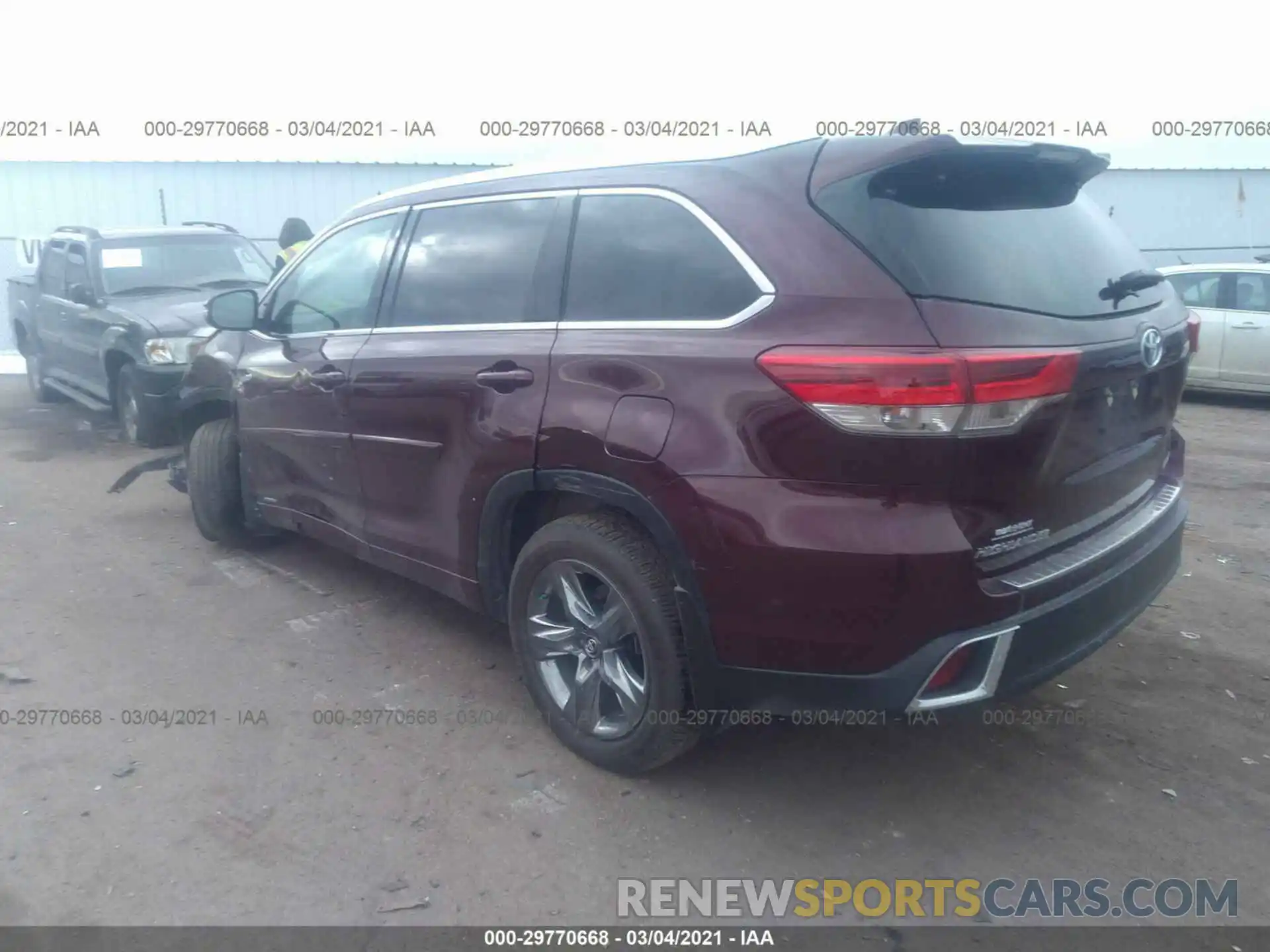 3 Photograph of a damaged car 5TDDGRFH6KS062565 TOYOTA HIGHLANDER 2019