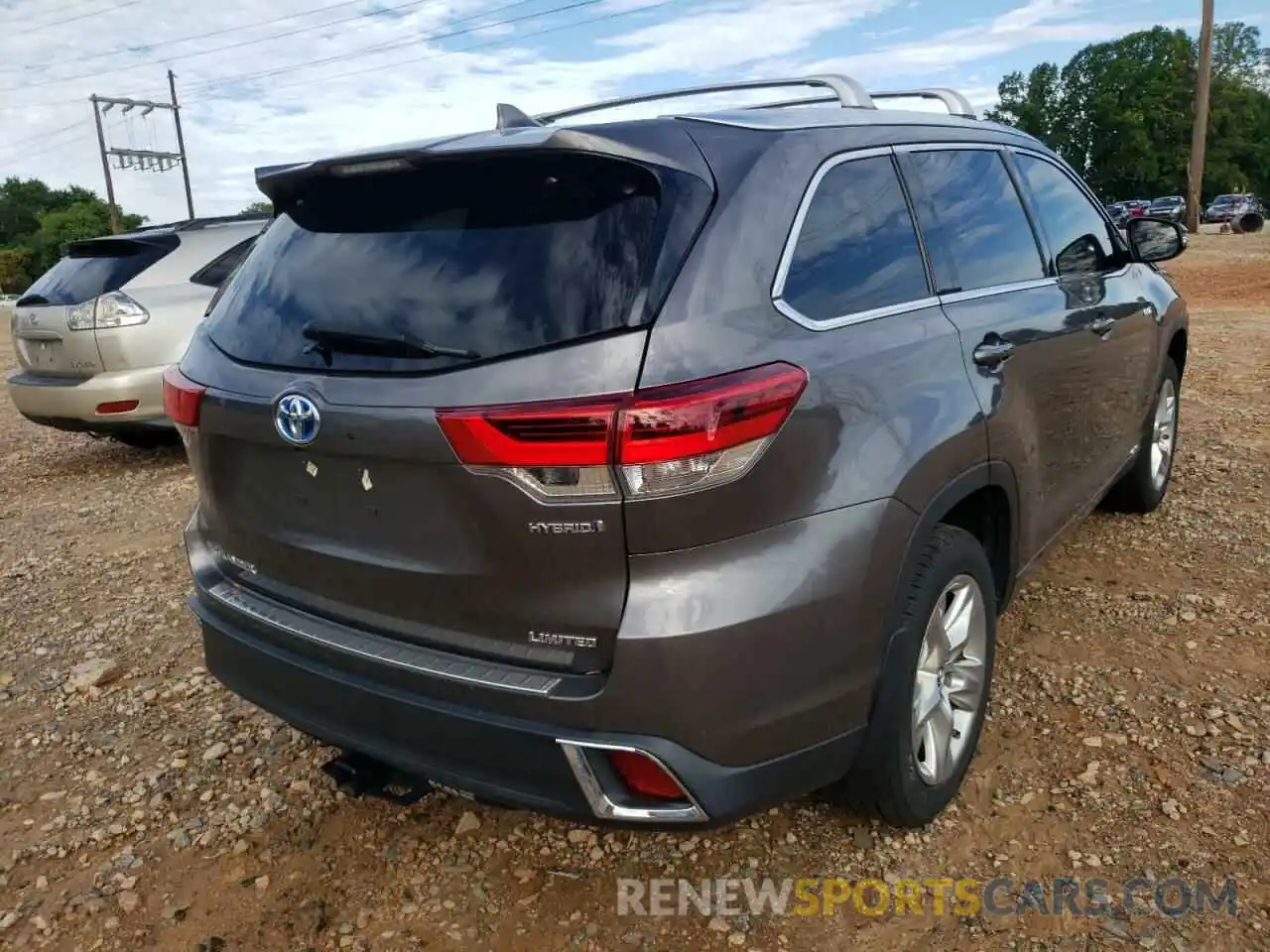 4 Photograph of a damaged car 5TDDGRFH7KS054278 TOYOTA HIGHLANDER 2019