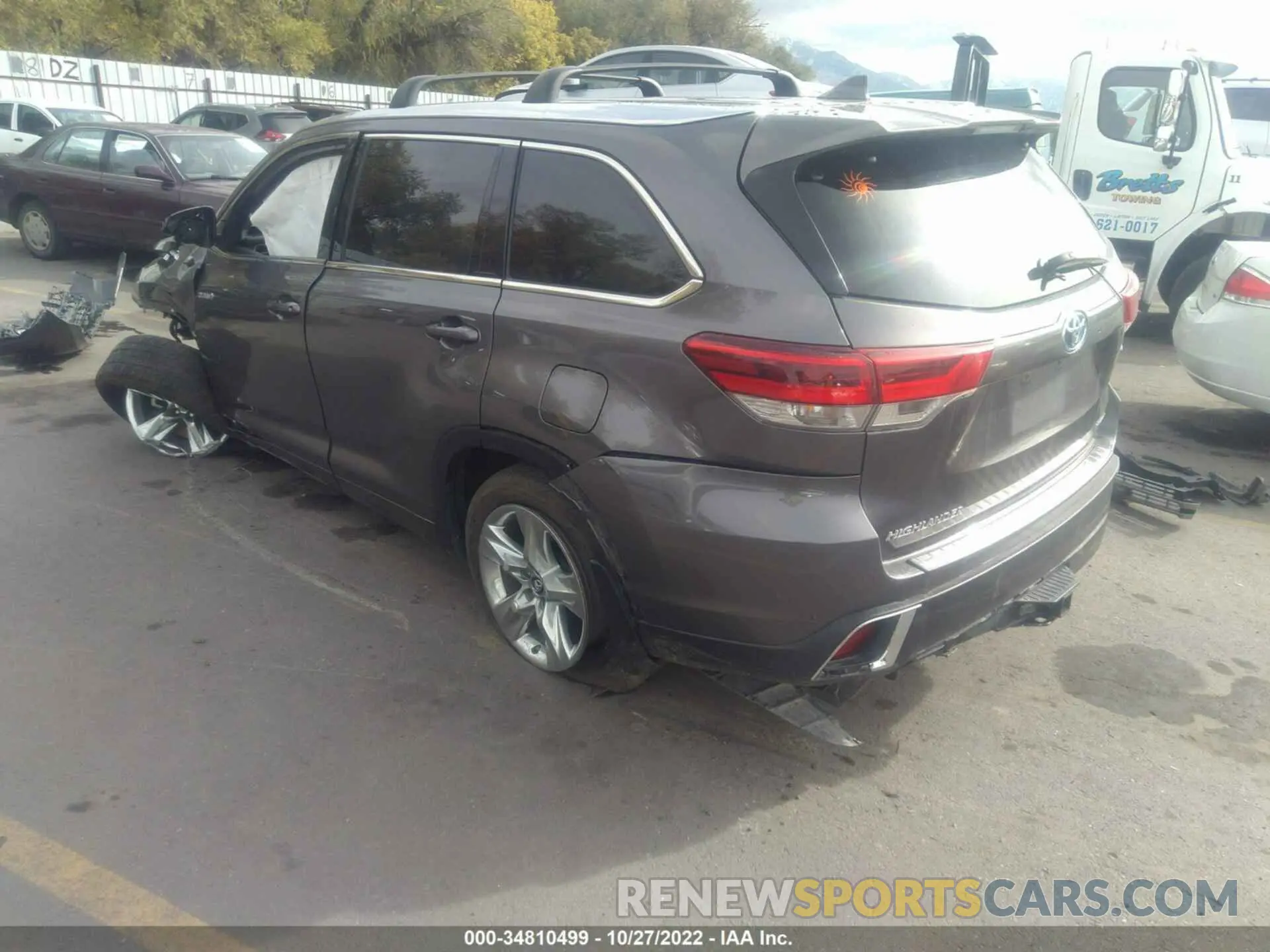 3 Photograph of a damaged car 5TDDGRFH7KS064227 TOYOTA HIGHLANDER 2019