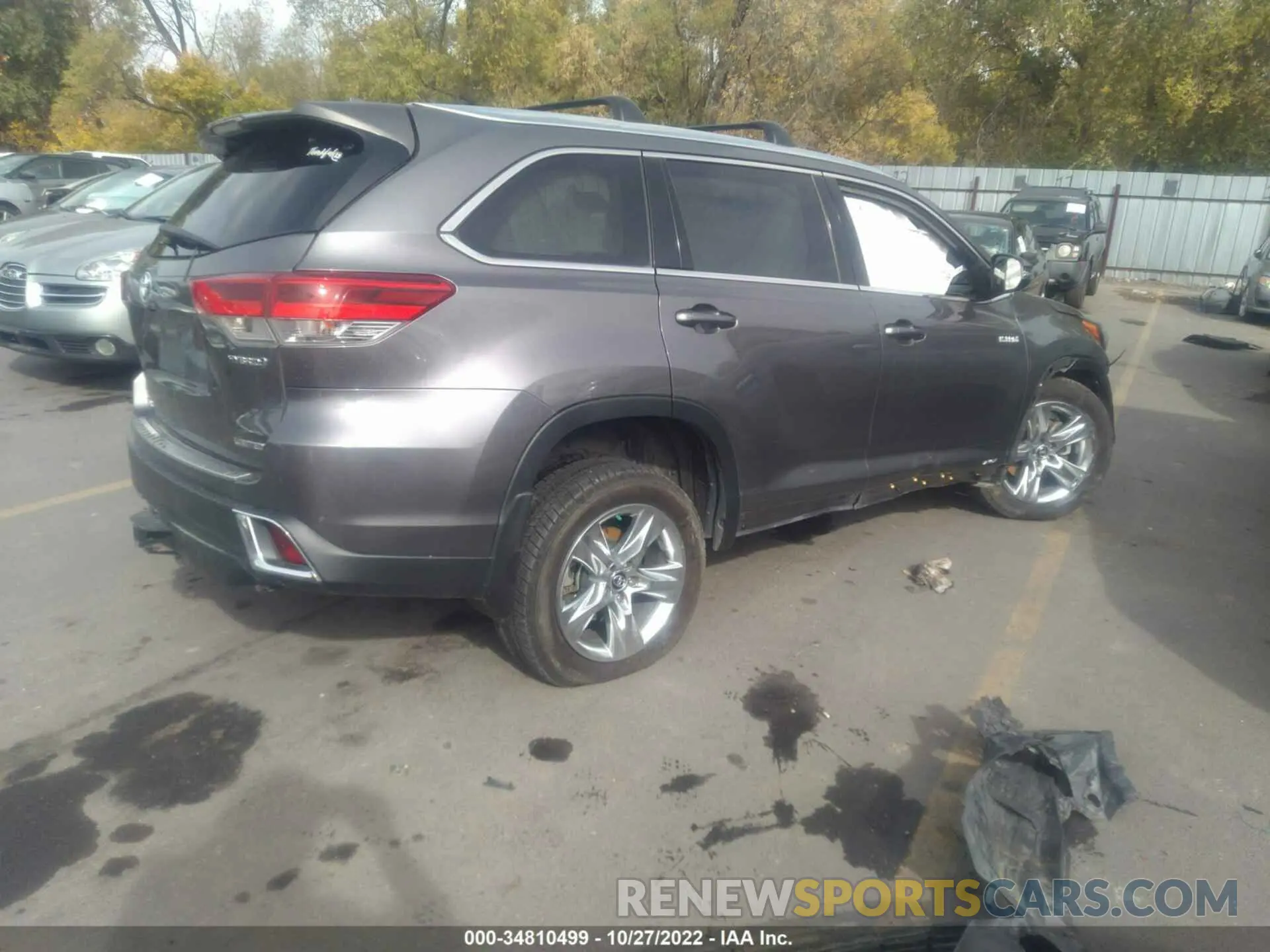 4 Photograph of a damaged car 5TDDGRFH7KS064227 TOYOTA HIGHLANDER 2019