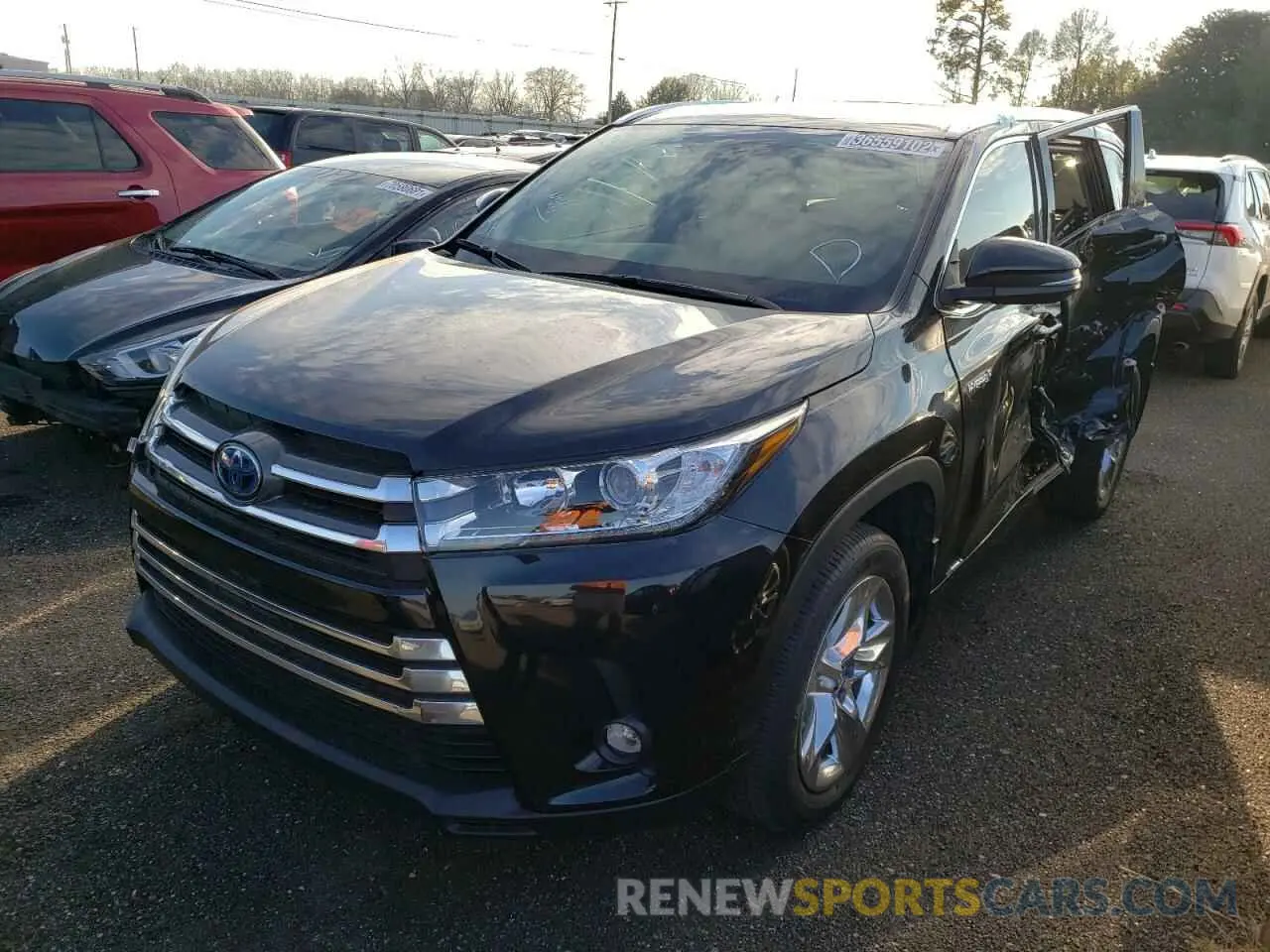 2 Photograph of a damaged car 5TDDGRFH7KS064387 TOYOTA HIGHLANDER 2019