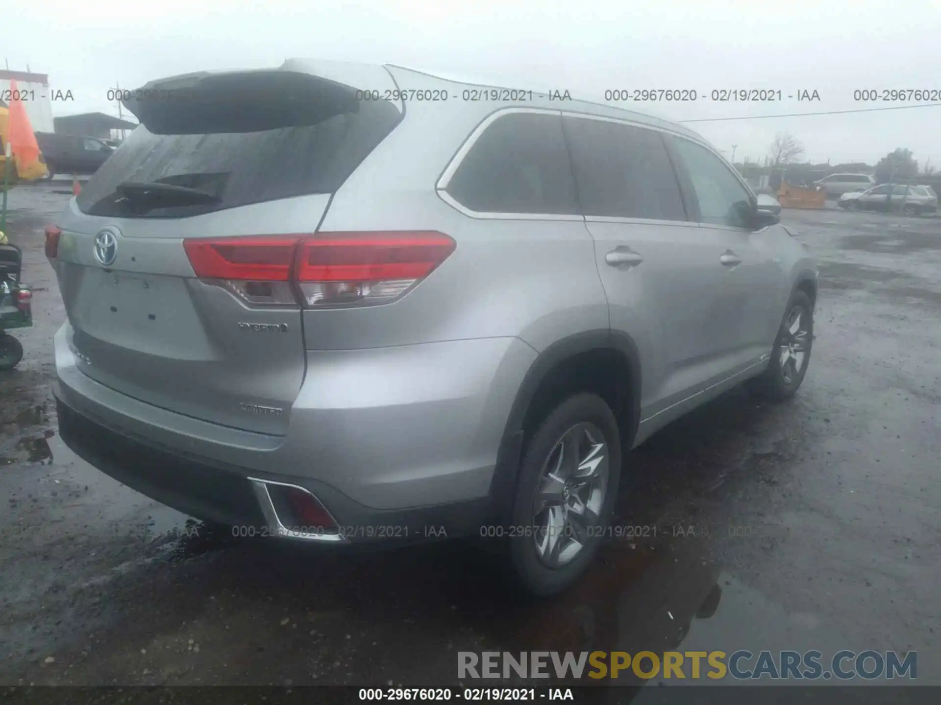 4 Photograph of a damaged car 5TDDGRFH7KS070271 TOYOTA HIGHLANDER 2019