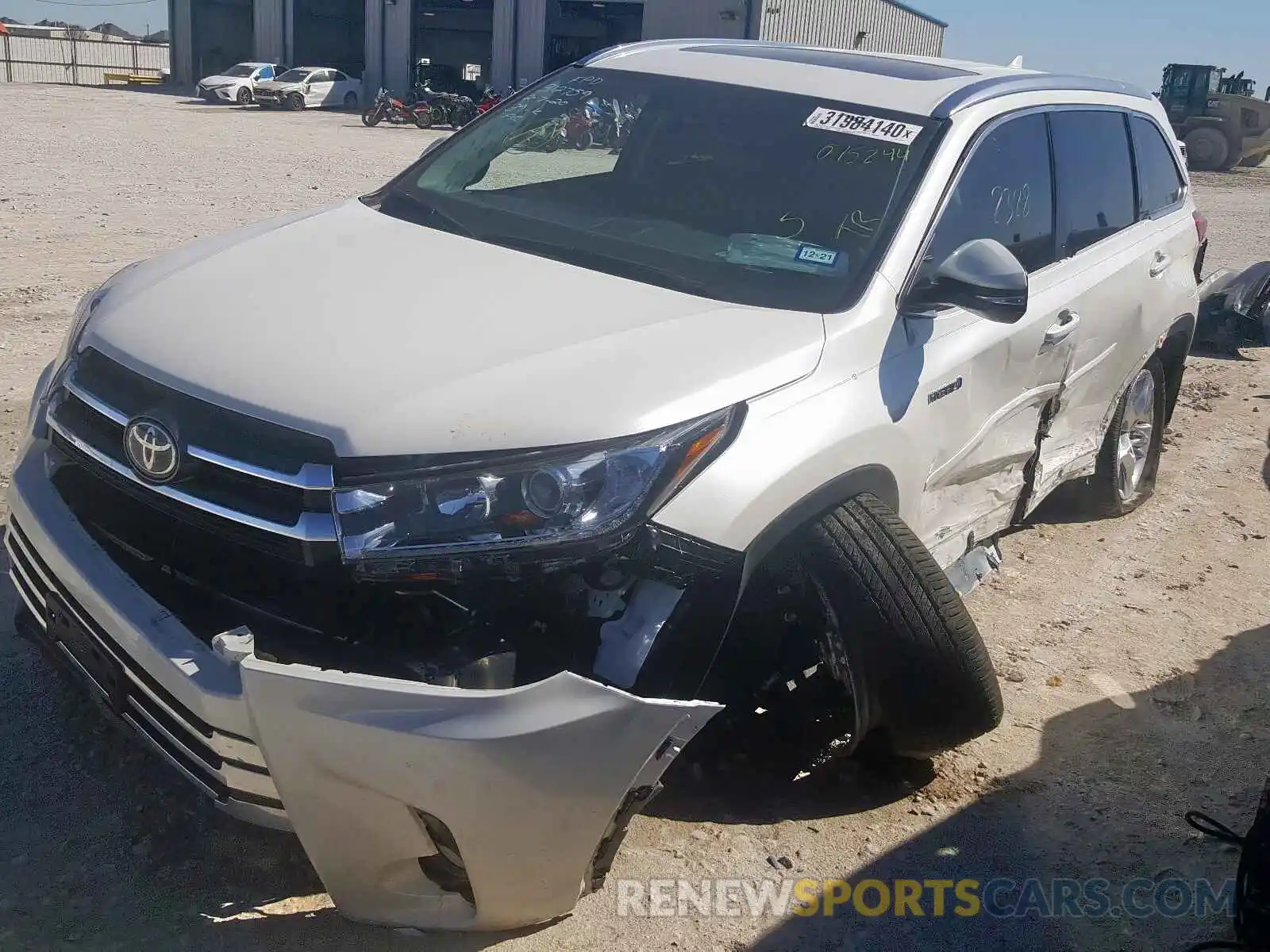 2 Photograph of a damaged car 5TDDGRFH7KS075244 TOYOTA HIGHLANDER 2019