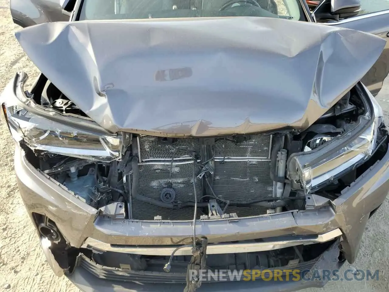 12 Photograph of a damaged car 5TDDGRFH8KS054161 TOYOTA HIGHLANDER 2019