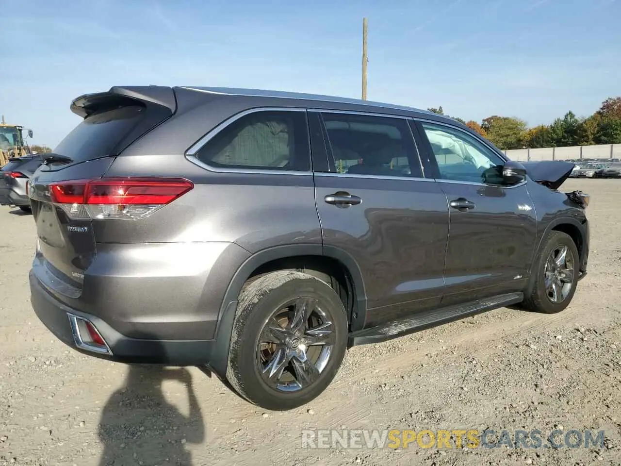 3 Photograph of a damaged car 5TDDGRFH8KS054161 TOYOTA HIGHLANDER 2019