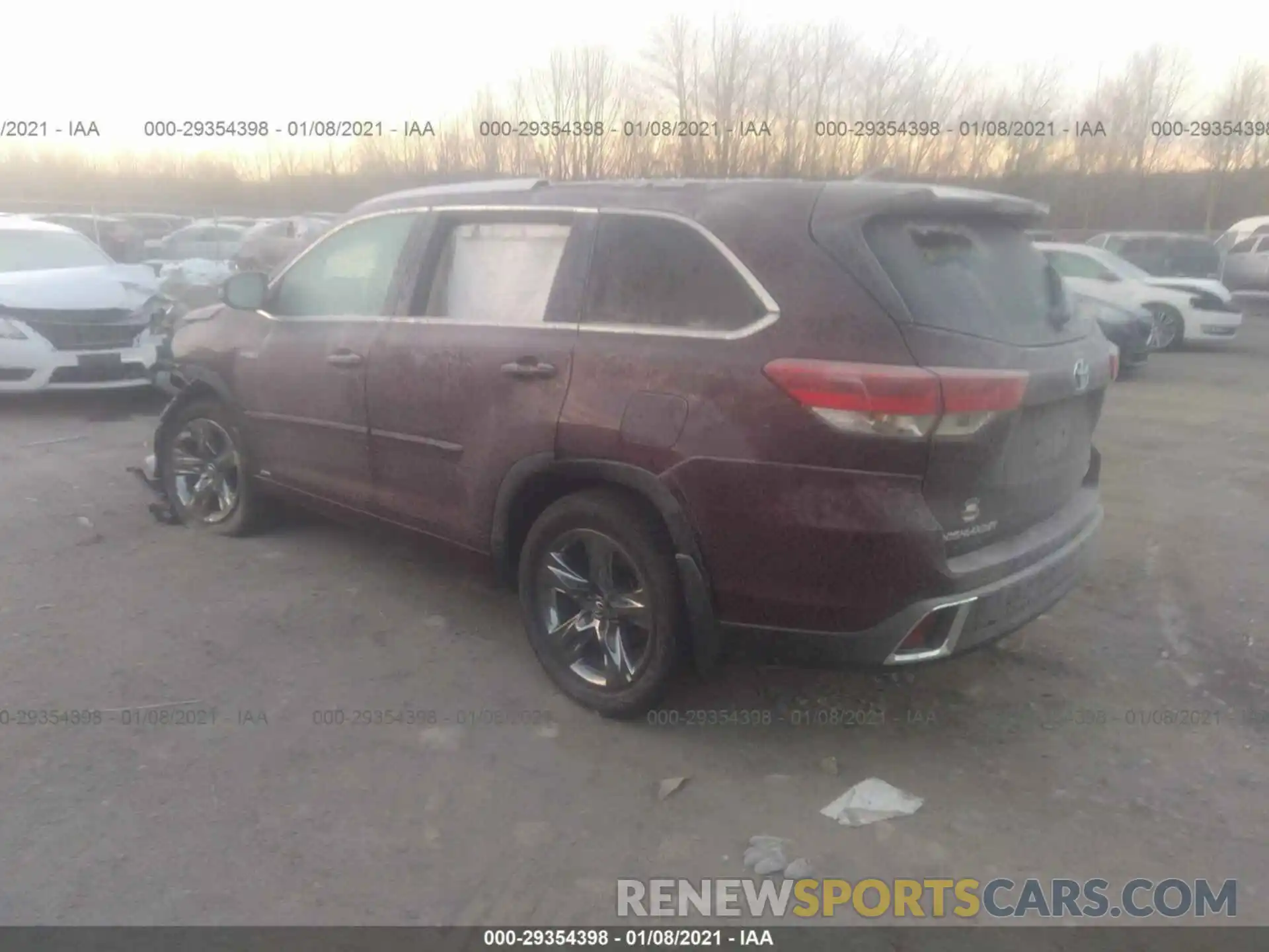 3 Photograph of a damaged car 5TDDGRFH8KS060526 TOYOTA HIGHLANDER 2019