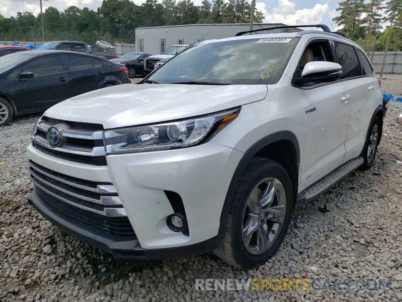 2 Photograph of a damaged car 5TDDGRFH8KS062843 TOYOTA HIGHLANDER 2019