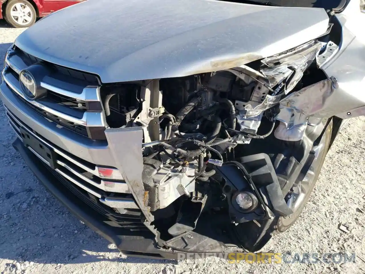 9 Photograph of a damaged car 5TDDGRFH8KS063992 TOYOTA HIGHLANDER 2019