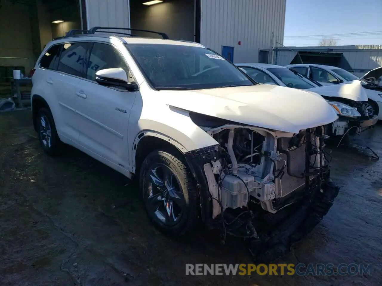 4 Photograph of a damaged car 5TDDGRFH8KS066066 TOYOTA HIGHLANDER 2019