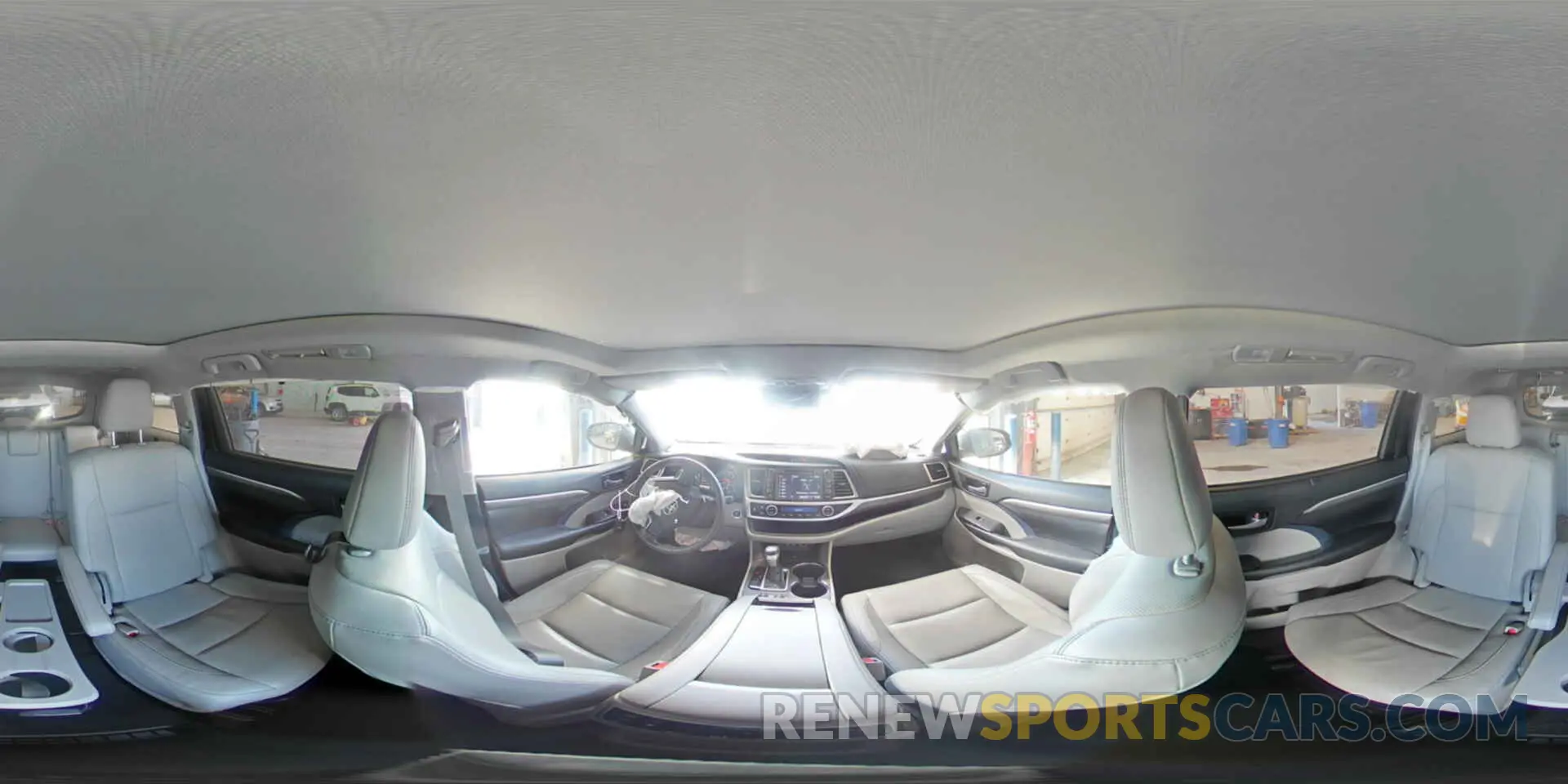16 Photograph of a damaged car 5TDDGRFH8KS070831 TOYOTA HIGHLANDER 2019