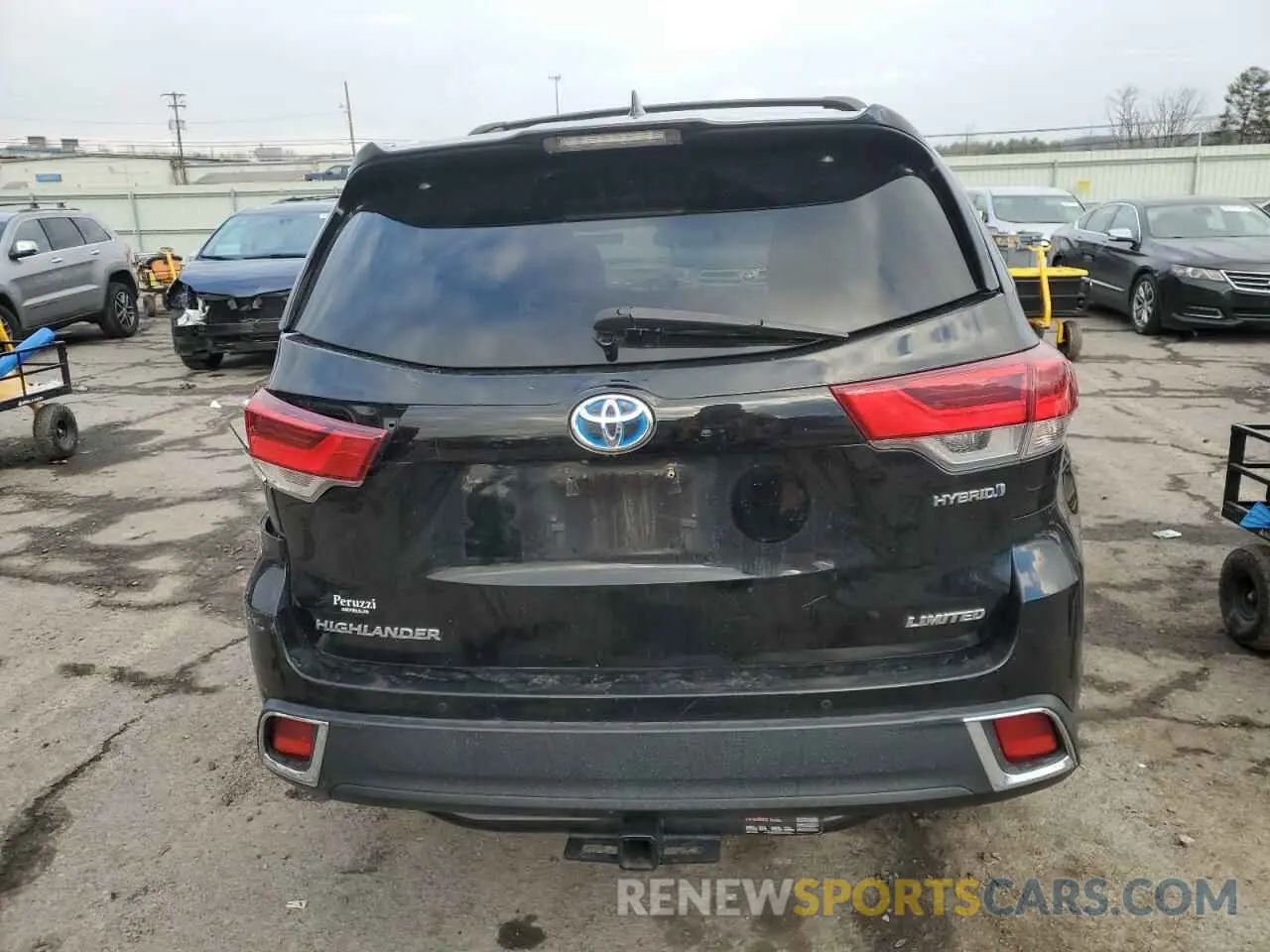 6 Photograph of a damaged car 5TDDGRFH9KS064276 TOYOTA HIGHLANDER 2019