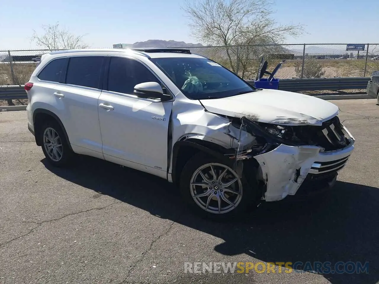 4 Photograph of a damaged car 5TDDGRFHXKS058826 TOYOTA HIGHLANDER 2019