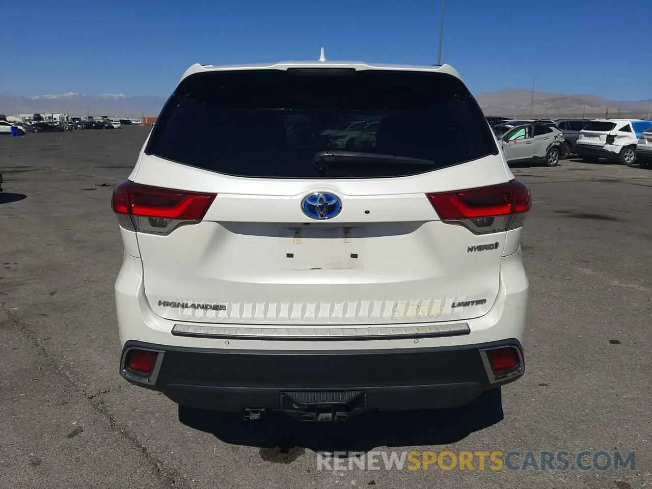 6 Photograph of a damaged car 5TDDGRFHXKS058826 TOYOTA HIGHLANDER 2019