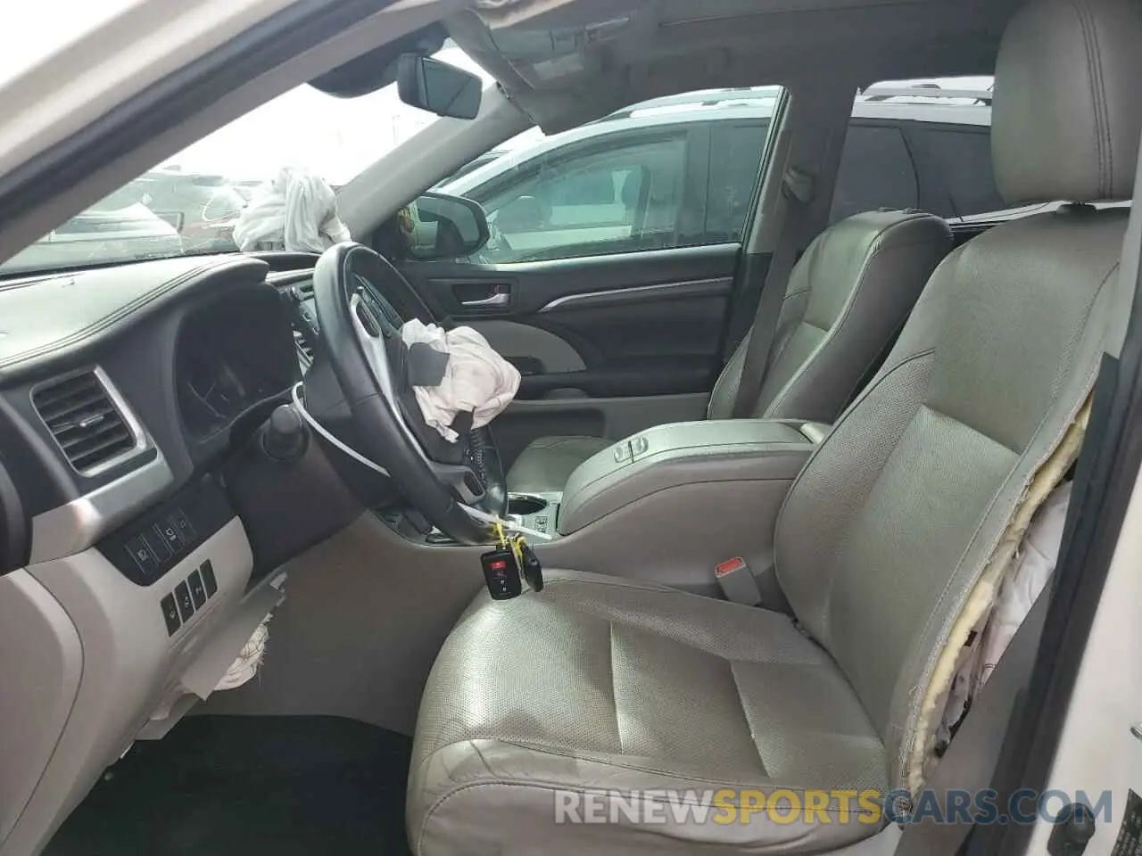 7 Photograph of a damaged car 5TDDGRFHXKS058826 TOYOTA HIGHLANDER 2019