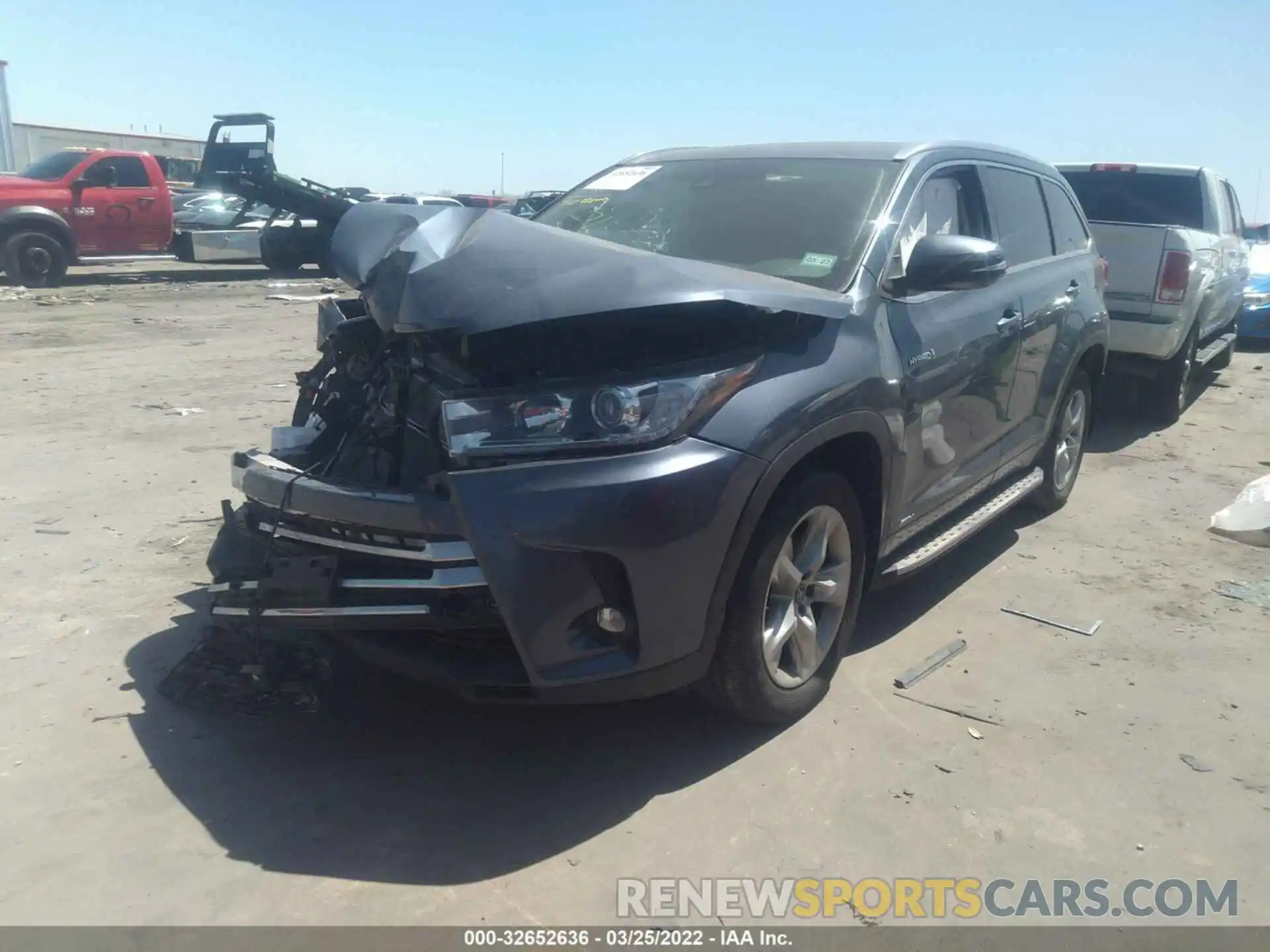 2 Photograph of a damaged car 5TDDGRFHXKS061855 TOYOTA HIGHLANDER 2019