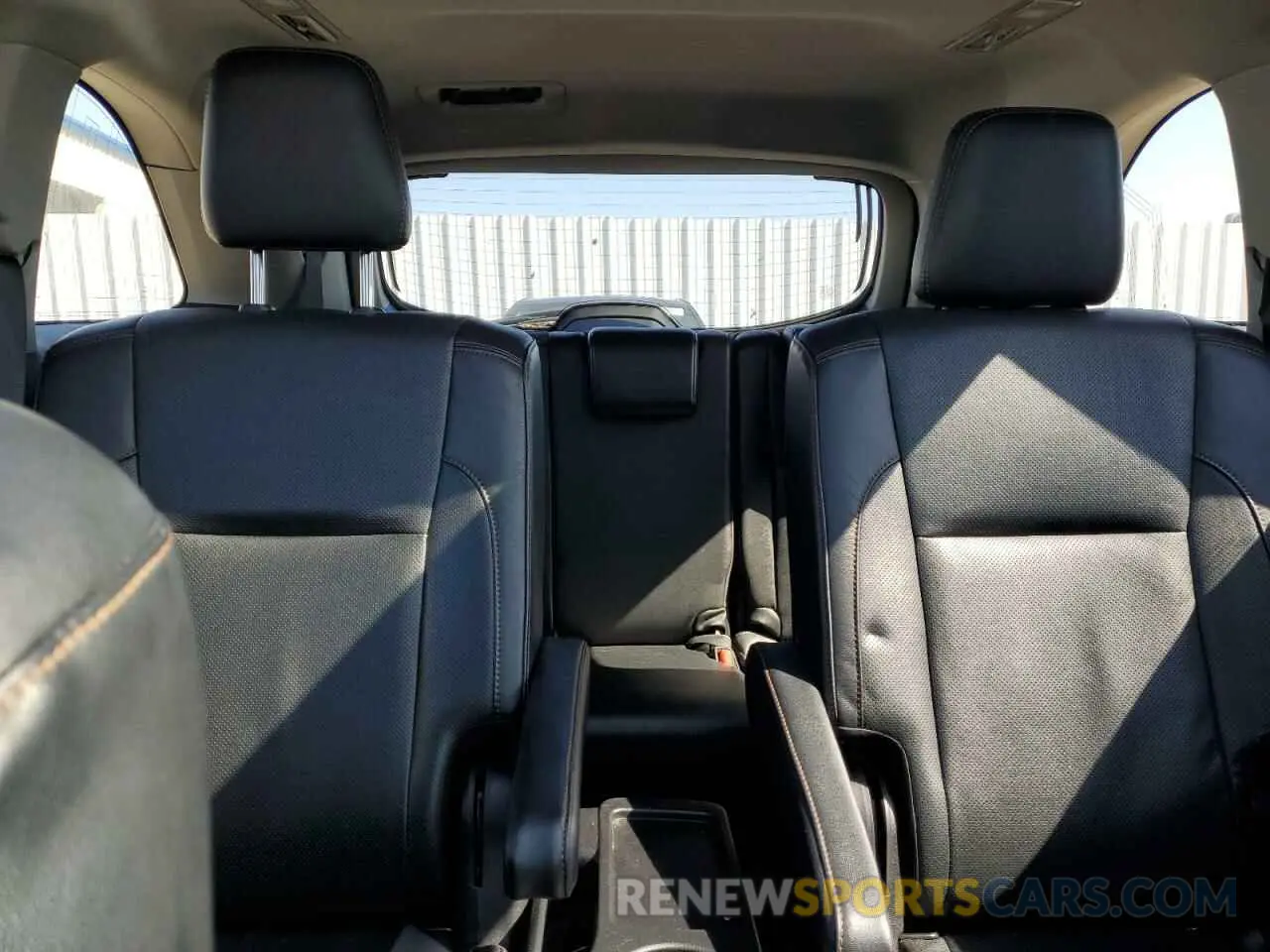 10 Photograph of a damaged car 5TDDGRFHXKS062049 TOYOTA HIGHLANDER 2019