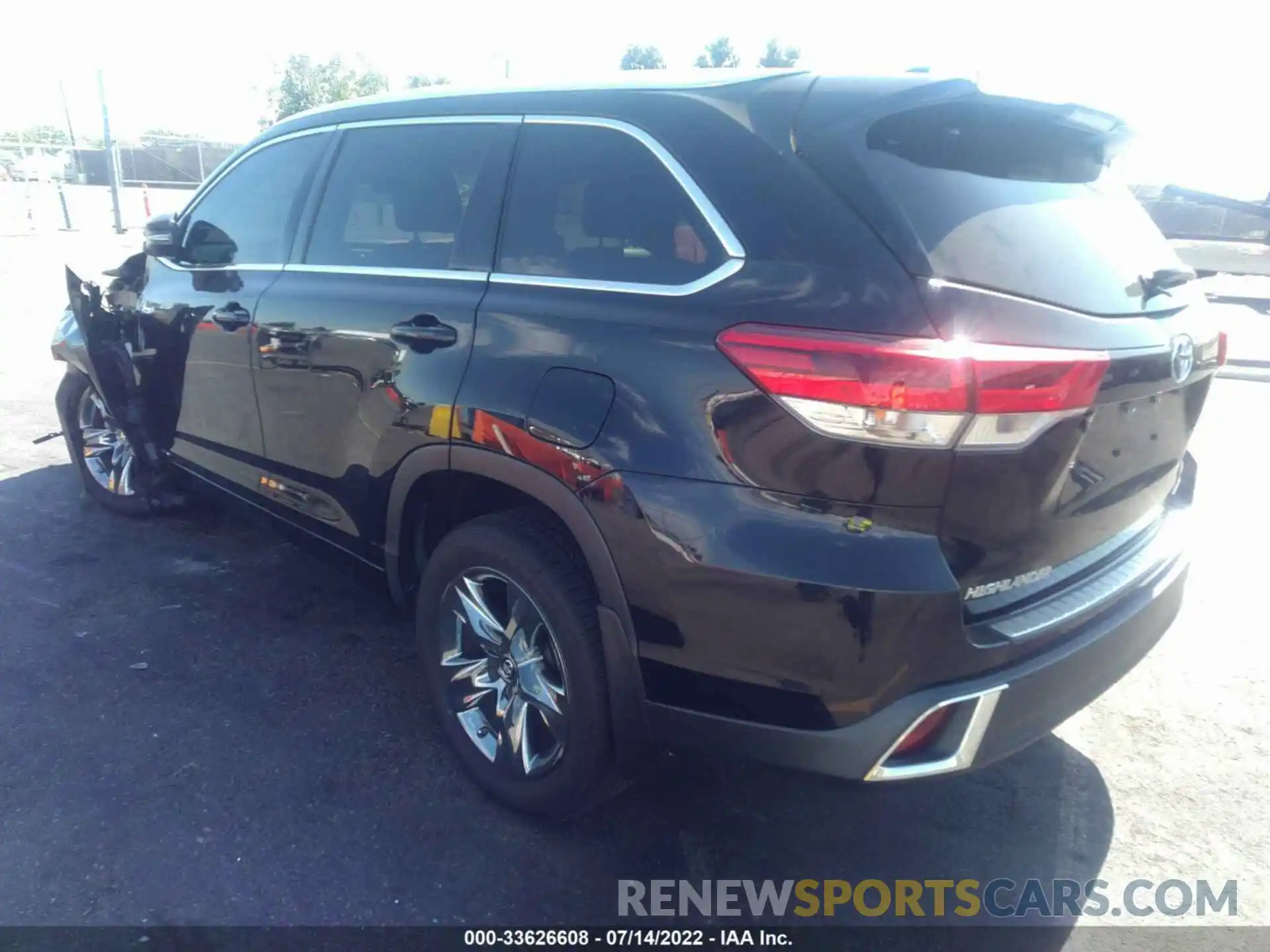 3 Photograph of a damaged car 5TDDGRFHXKS065680 TOYOTA HIGHLANDER 2019