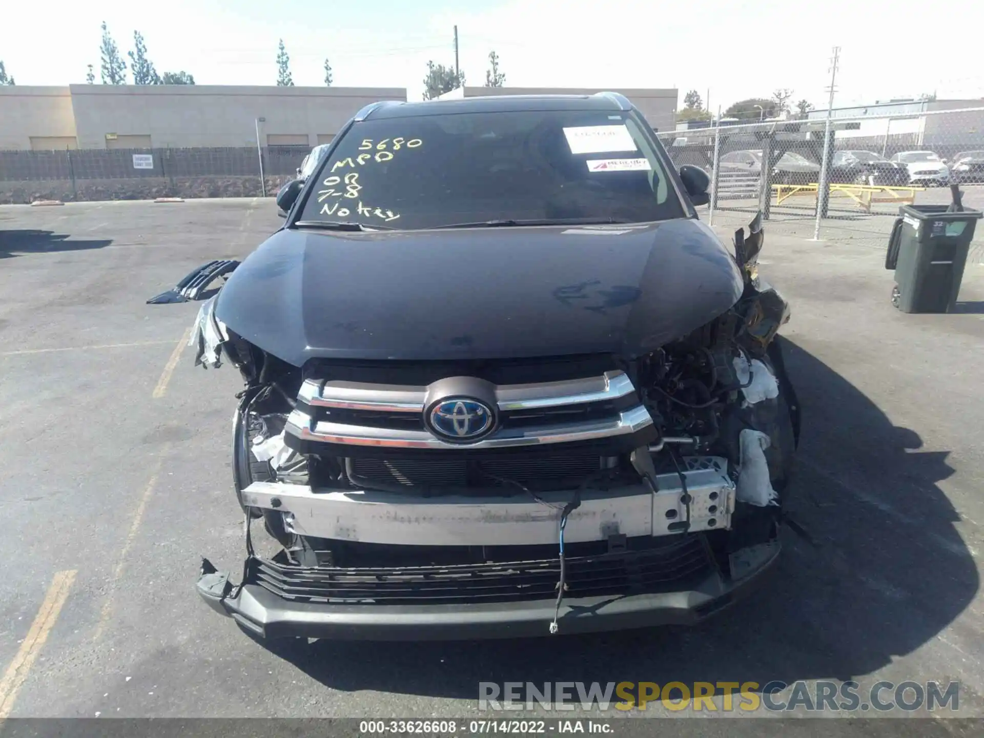 6 Photograph of a damaged car 5TDDGRFHXKS065680 TOYOTA HIGHLANDER 2019