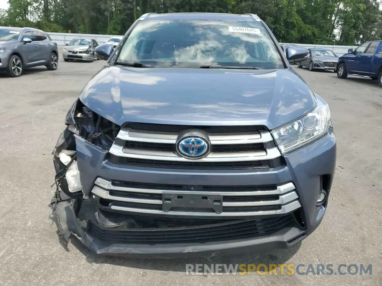 5 Photograph of a damaged car 5TDDGRFHXKS067526 TOYOTA HIGHLANDER 2019