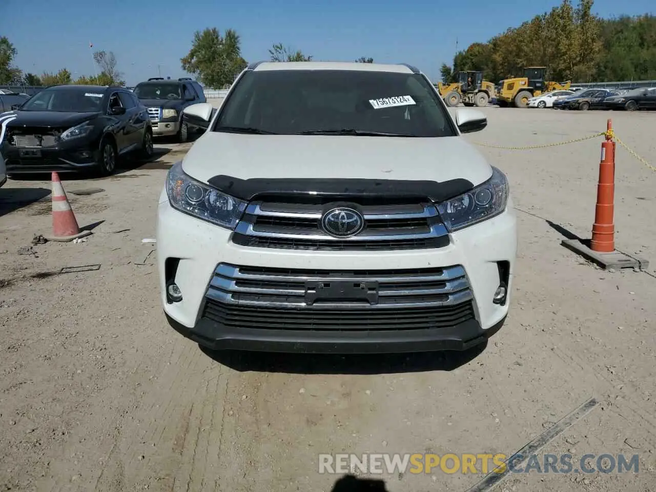 5 Photograph of a damaged car 5TDDZRFH0KS916430 TOYOTA HIGHLANDER 2019