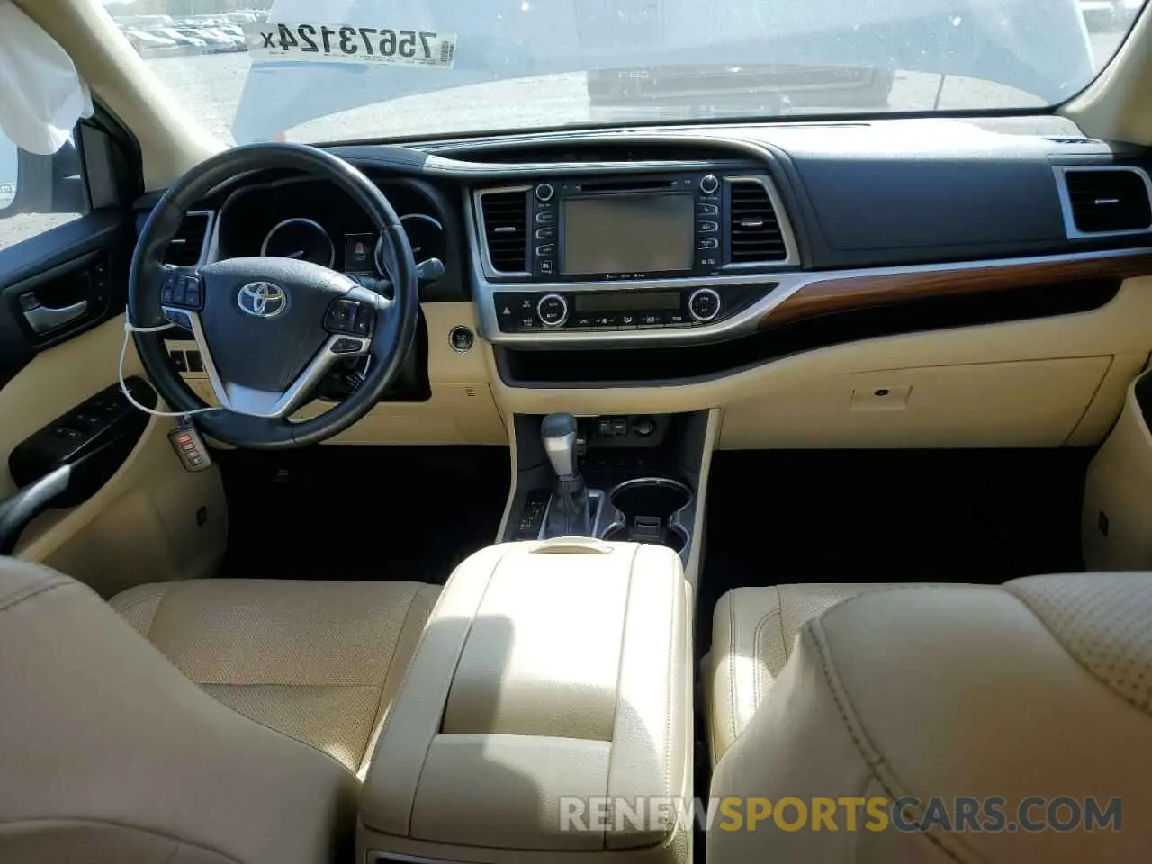 8 Photograph of a damaged car 5TDDZRFH0KS916430 TOYOTA HIGHLANDER 2019