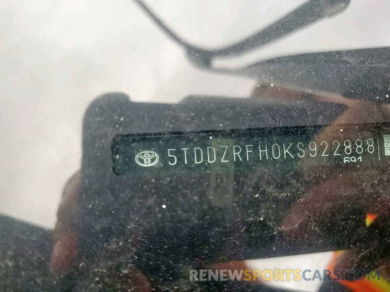 14 Photograph of a damaged car 5TDDZRFH0KS922888 TOYOTA HIGHLANDER 2019