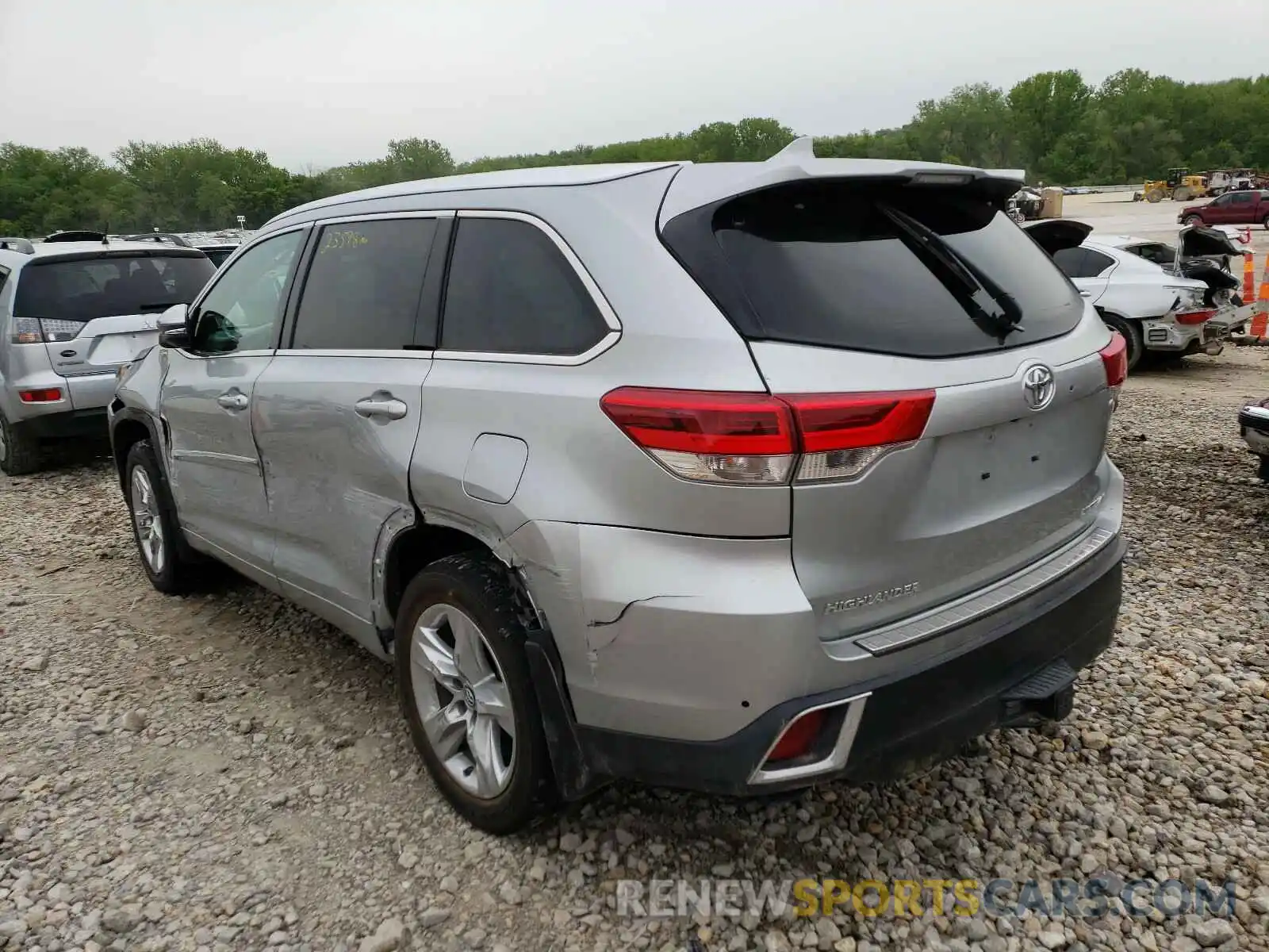 3 Photograph of a damaged car 5TDDZRFH0KS937164 TOYOTA HIGHLANDER 2019