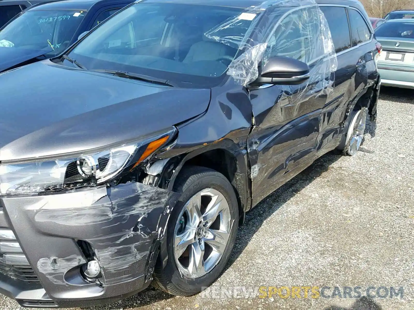 9 Photograph of a damaged car 5TDDZRFH0KS937858 TOYOTA HIGHLANDER 2019