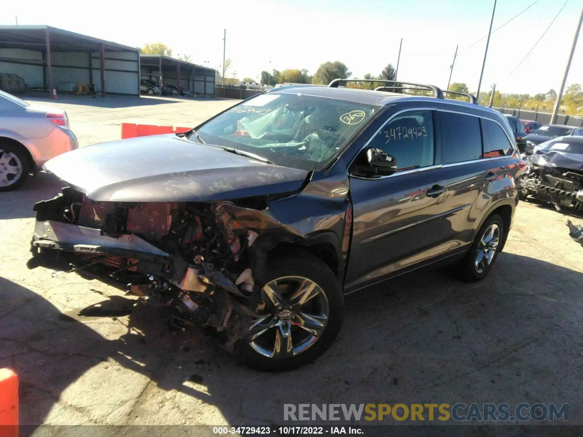 2 Photograph of a damaged car 5TDDZRFH0KS947967 TOYOTA HIGHLANDER 2019