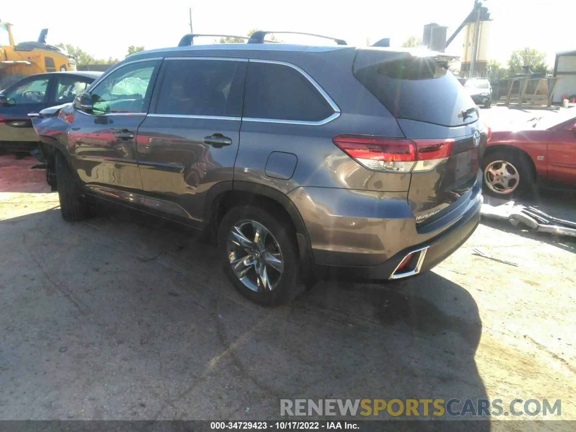 3 Photograph of a damaged car 5TDDZRFH0KS947967 TOYOTA HIGHLANDER 2019