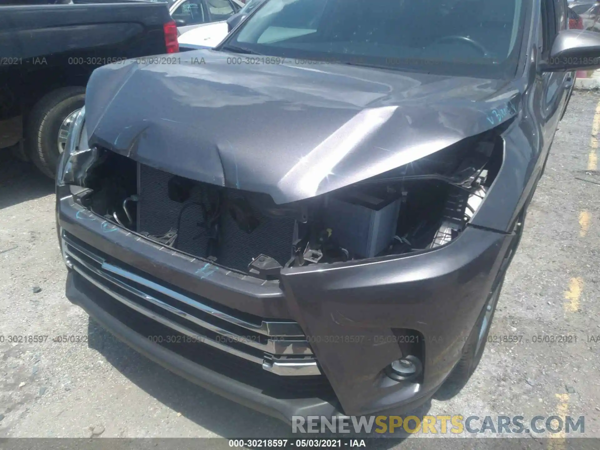 6 Photograph of a damaged car 5TDDZRFH0KS957317 TOYOTA HIGHLANDER 2019