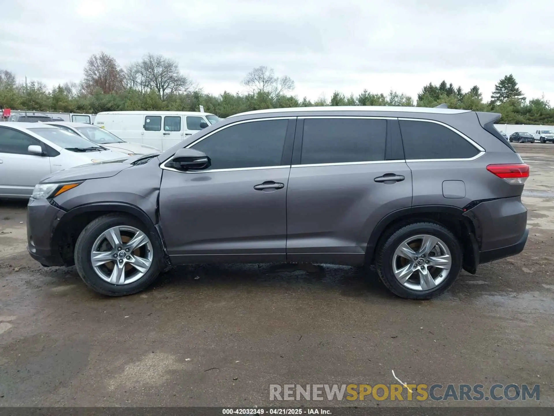 14 Photograph of a damaged car 5TDDZRFH0KS964865 TOYOTA HIGHLANDER 2019