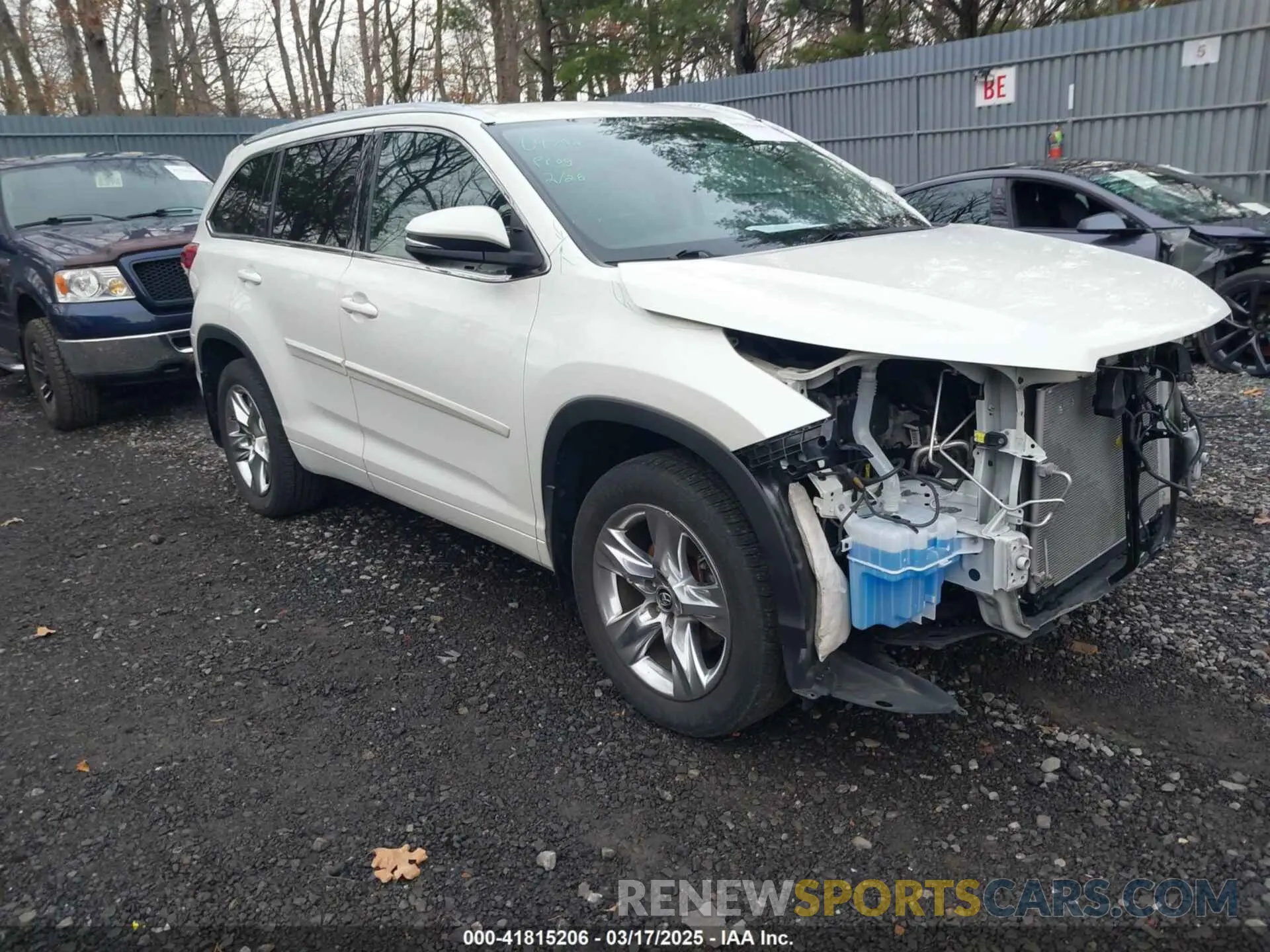1 Photograph of a damaged car 5TDDZRFH0KS966776 TOYOTA HIGHLANDER 2019