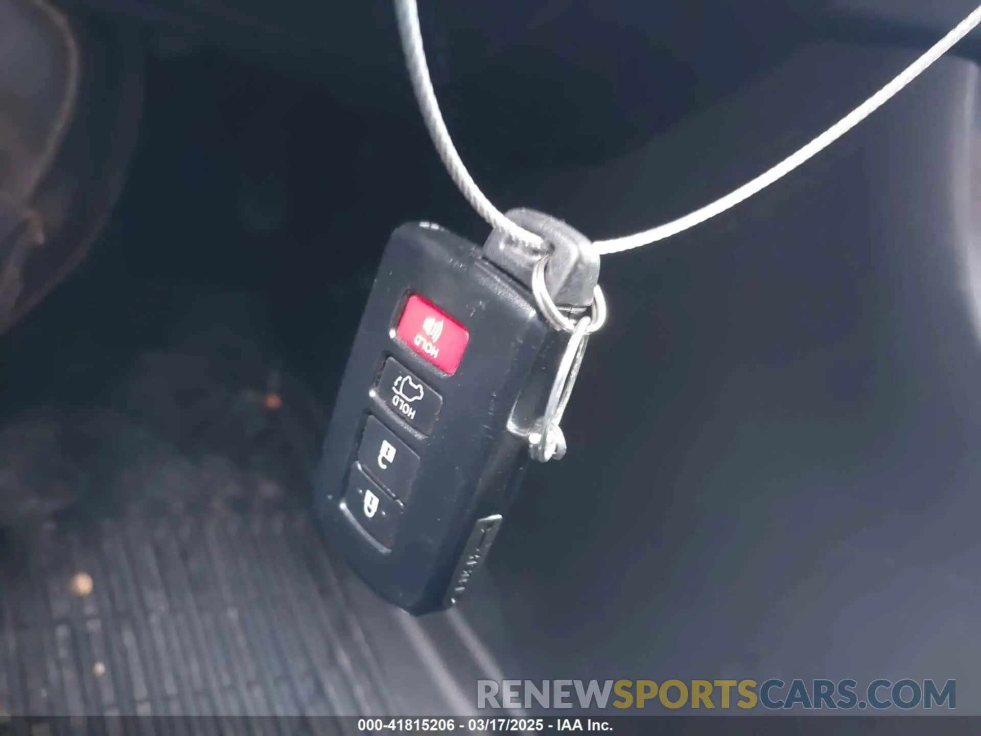 11 Photograph of a damaged car 5TDDZRFH0KS966776 TOYOTA HIGHLANDER 2019