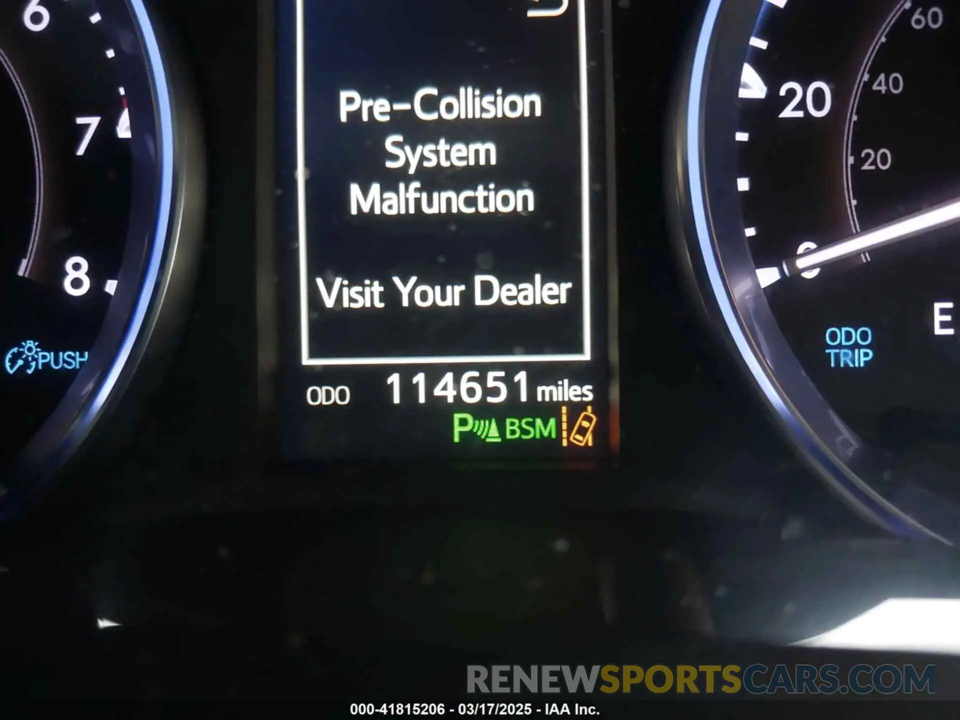 15 Photograph of a damaged car 5TDDZRFH0KS966776 TOYOTA HIGHLANDER 2019