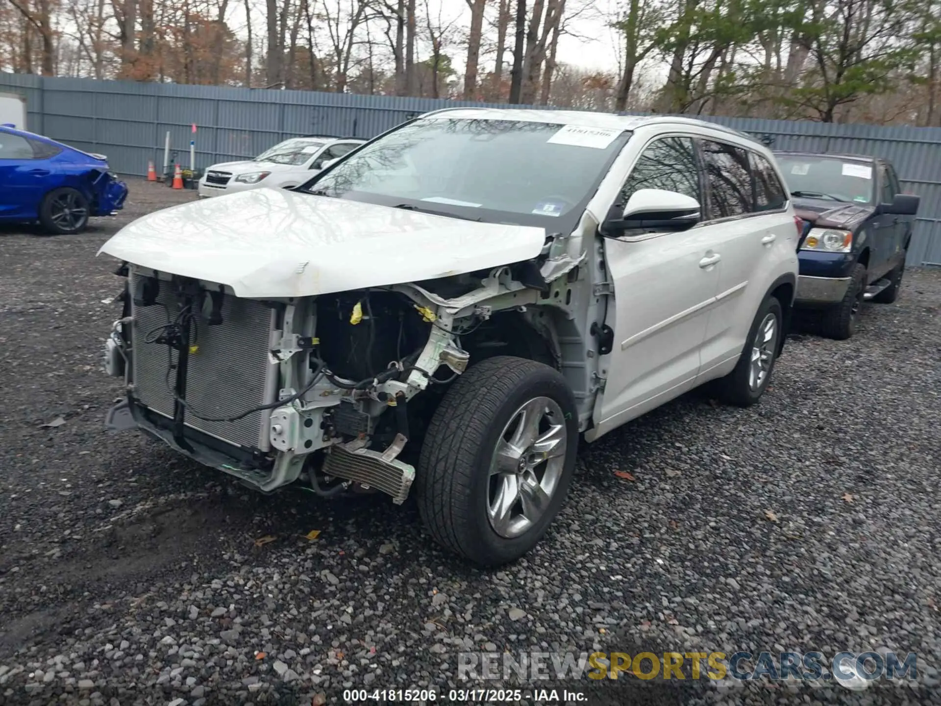2 Photograph of a damaged car 5TDDZRFH0KS966776 TOYOTA HIGHLANDER 2019