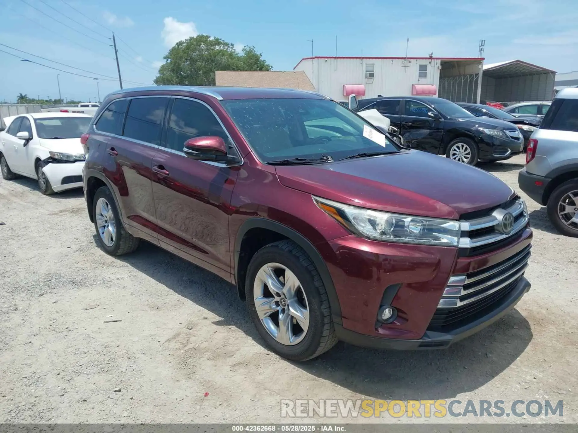 1 Photograph of a damaged car 5TDDZRFH0KS972092 TOYOTA HIGHLANDER 2019