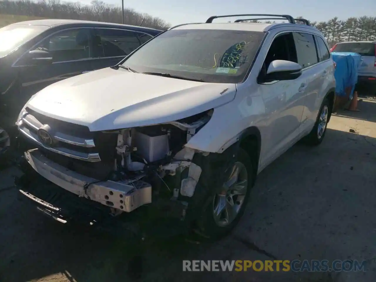 2 Photograph of a damaged car 5TDDZRFH0KS977308 TOYOTA HIGHLANDER 2019