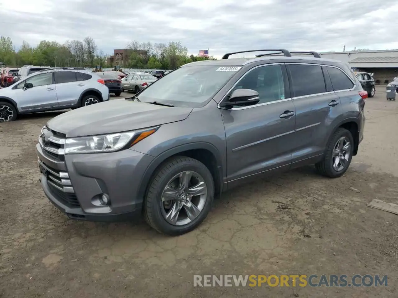 1 Photograph of a damaged car 5TDDZRFH0KS992455 TOYOTA HIGHLANDER 2019