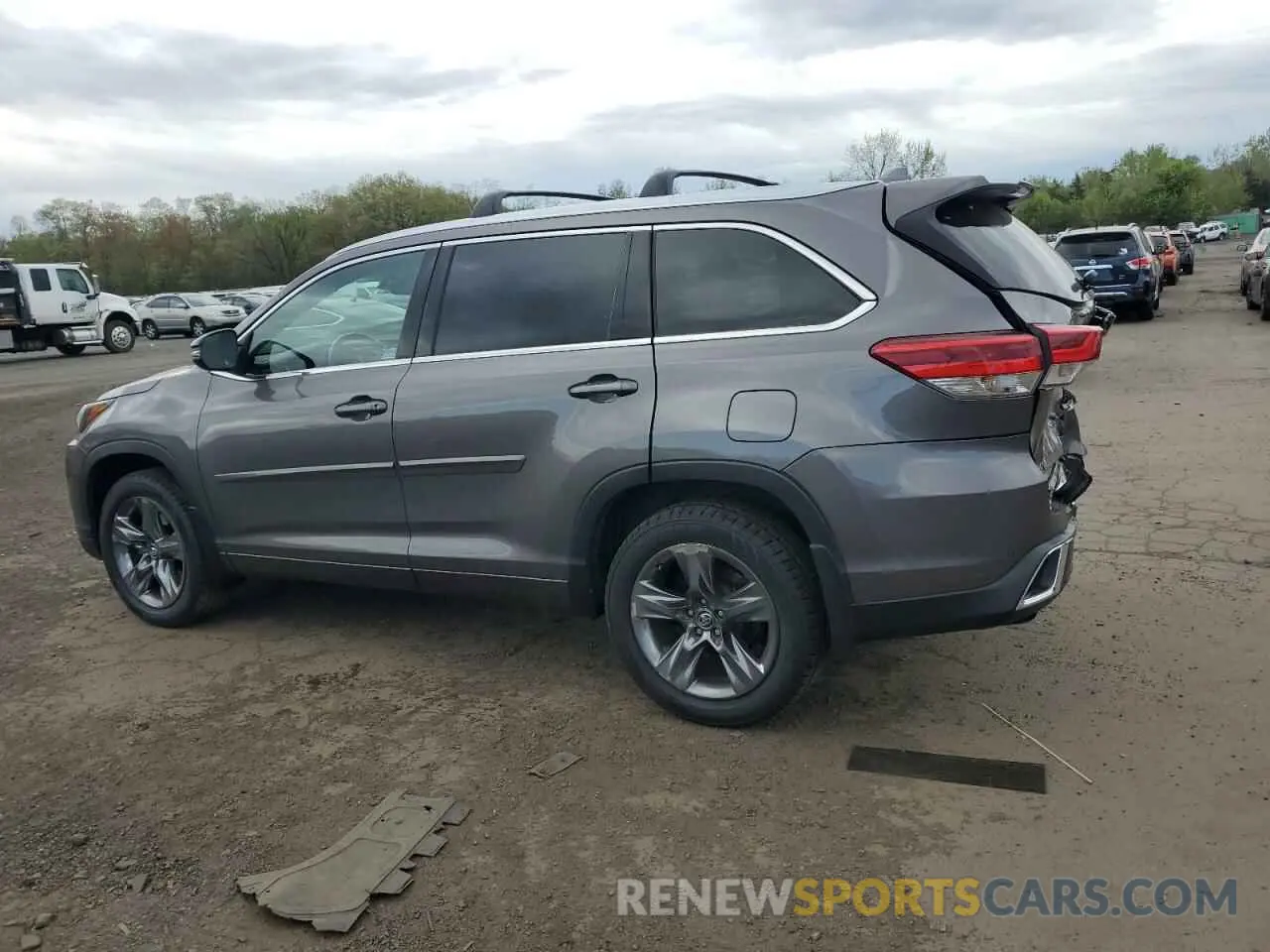 2 Photograph of a damaged car 5TDDZRFH0KS992455 TOYOTA HIGHLANDER 2019