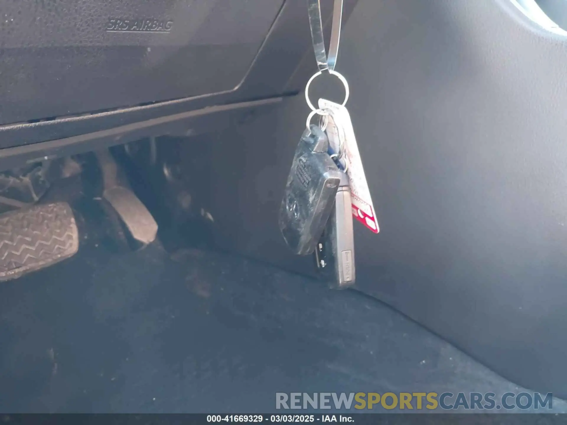 11 Photograph of a damaged car 5TDDZRFH0KS999289 TOYOTA HIGHLANDER 2019