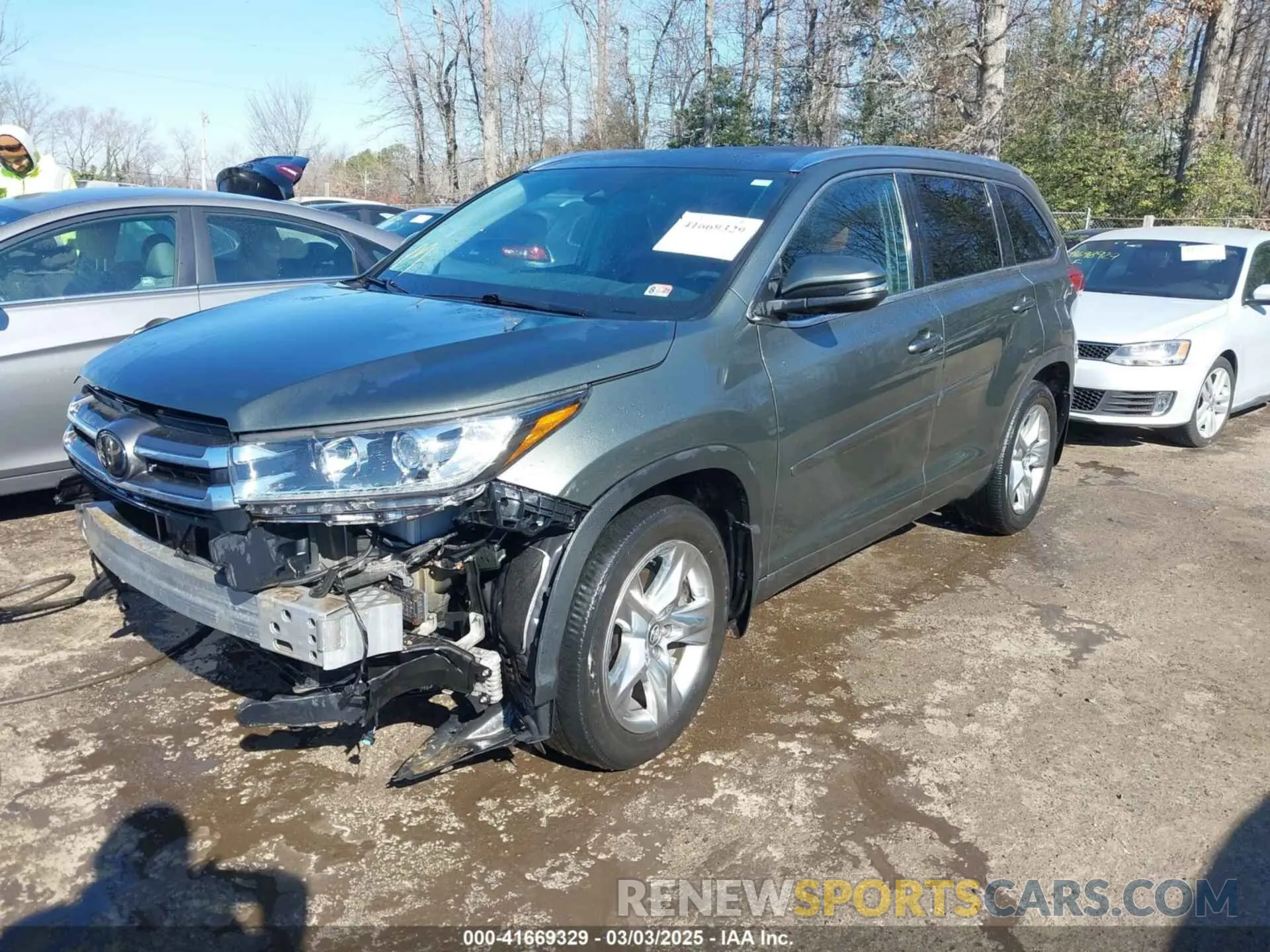 2 Photograph of a damaged car 5TDDZRFH0KS999289 TOYOTA HIGHLANDER 2019