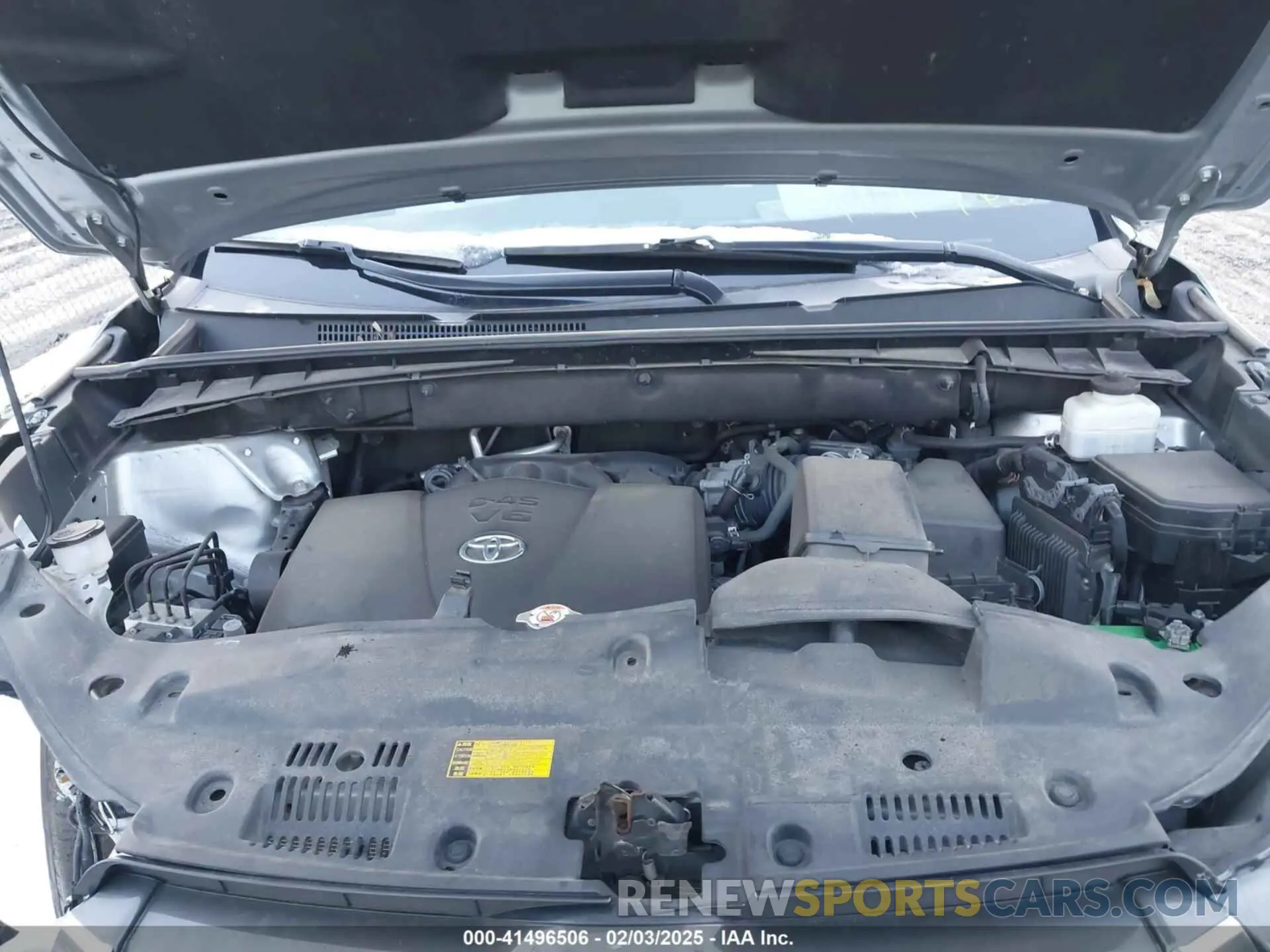 10 Photograph of a damaged car 5TDDZRFH0KS999390 TOYOTA HIGHLANDER 2019