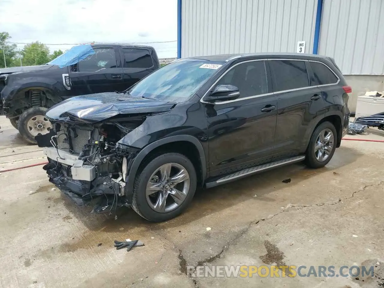 1 Photograph of a damaged car 5TDDZRFH1KS701297 TOYOTA HIGHLANDER 2019