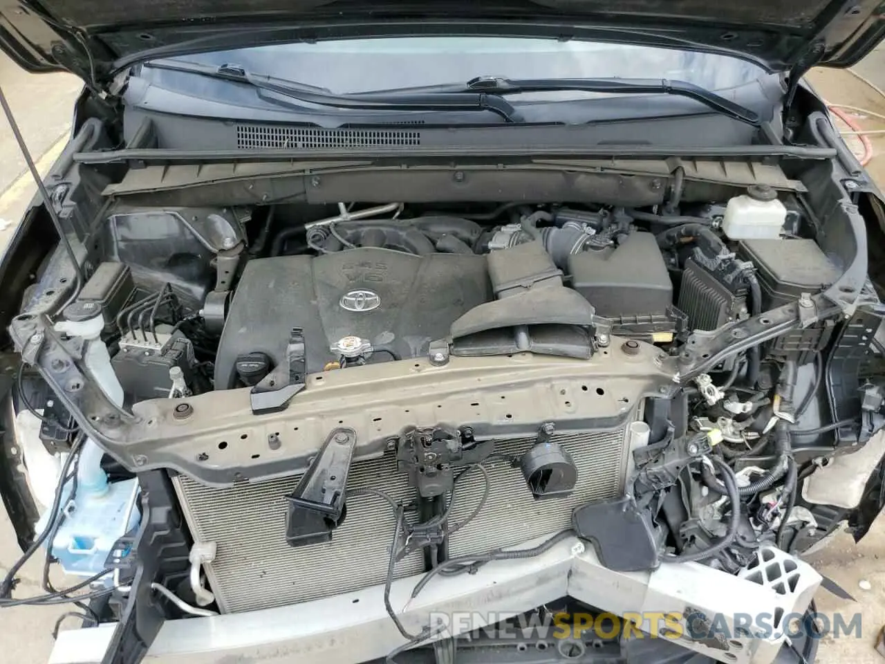12 Photograph of a damaged car 5TDDZRFH1KS701297 TOYOTA HIGHLANDER 2019
