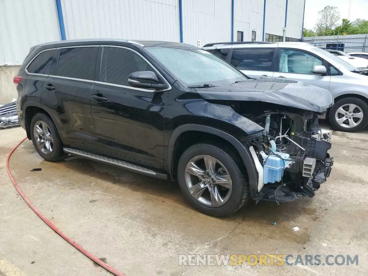 4 Photograph of a damaged car 5TDDZRFH1KS701297 TOYOTA HIGHLANDER 2019