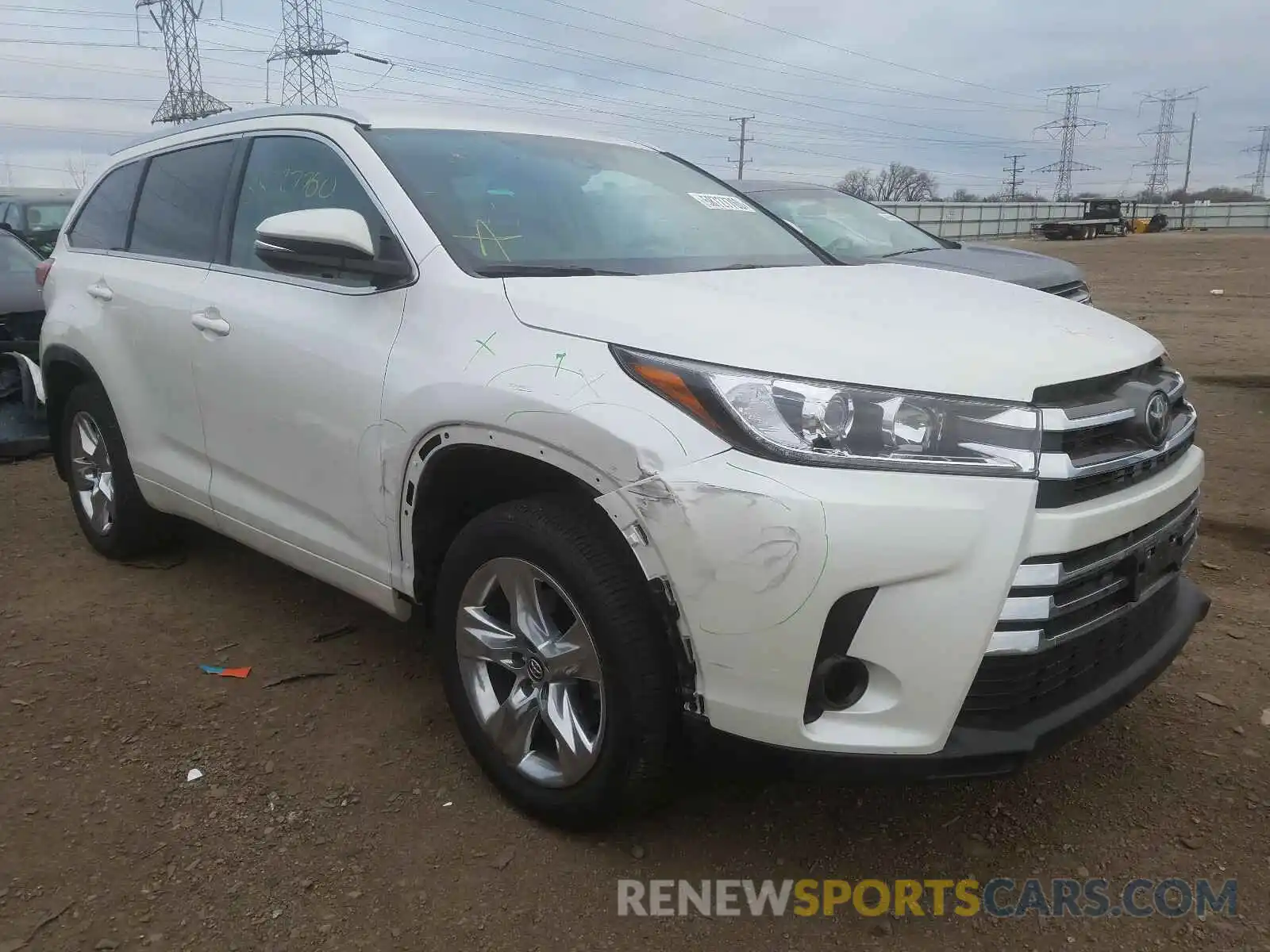 1 Photograph of a damaged car 5TDDZRFH1KS717807 TOYOTA HIGHLANDER 2019