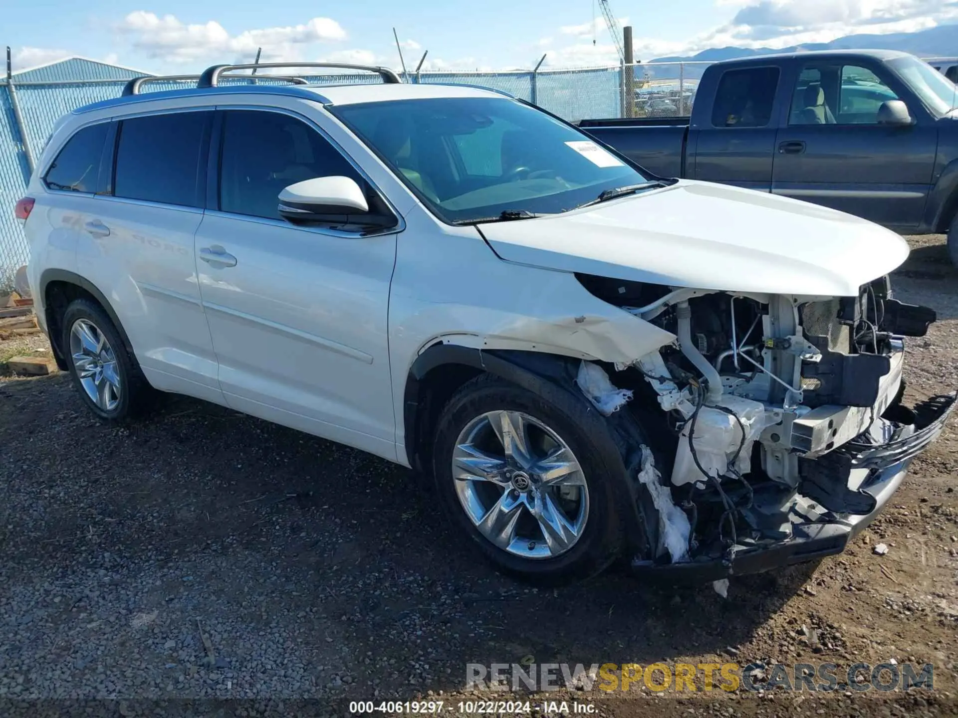 1 Photograph of a damaged car 5TDDZRFH1KS745901 TOYOTA HIGHLANDER 2019