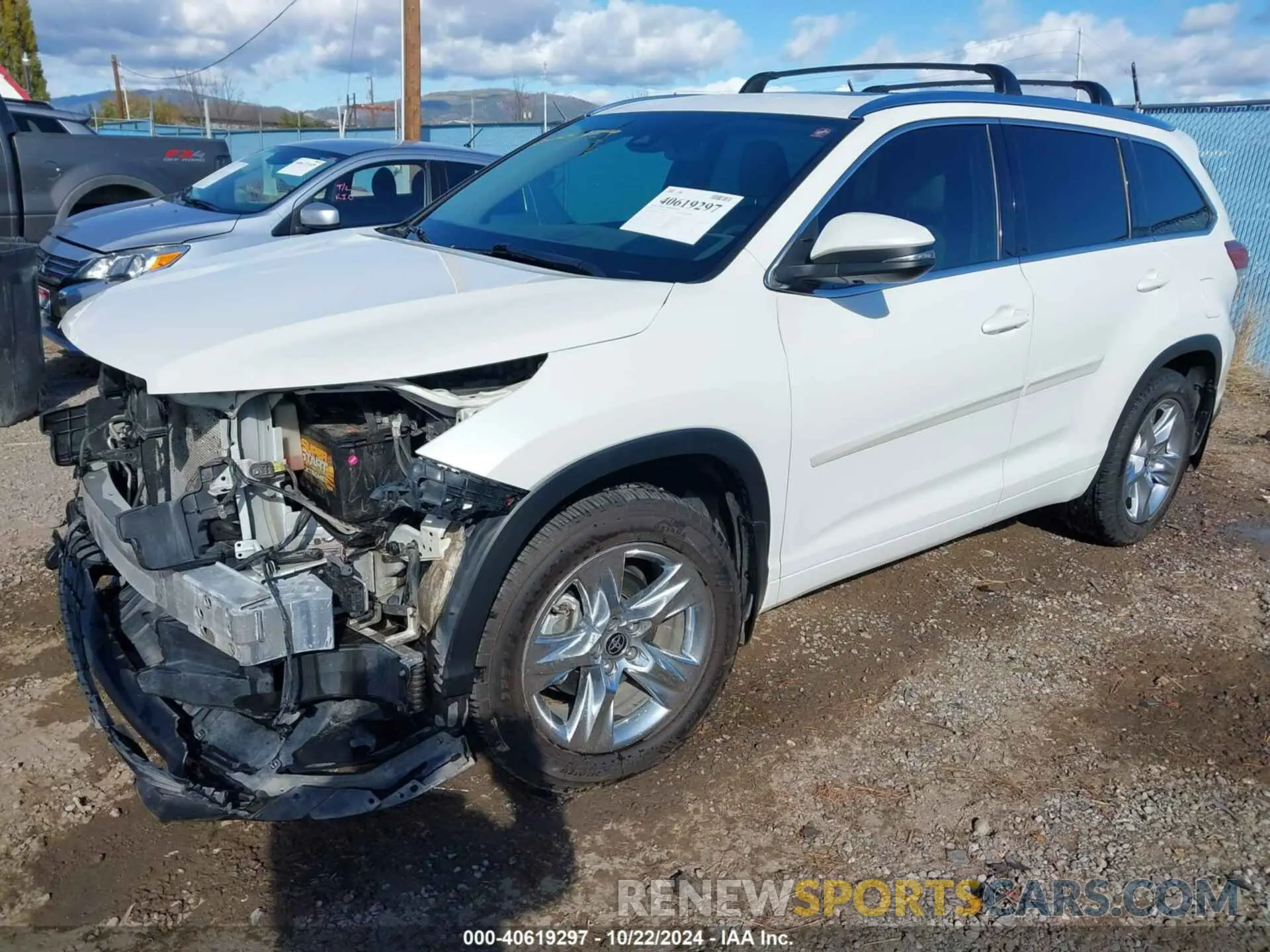 2 Photograph of a damaged car 5TDDZRFH1KS745901 TOYOTA HIGHLANDER 2019